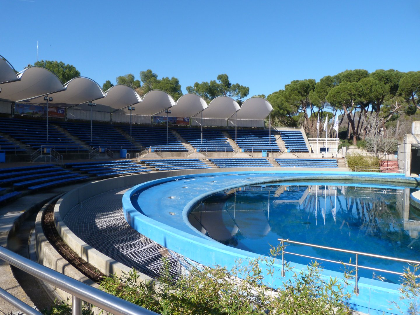 Empty dolphinarium -Zoo Aquarium de Madrid (2025)