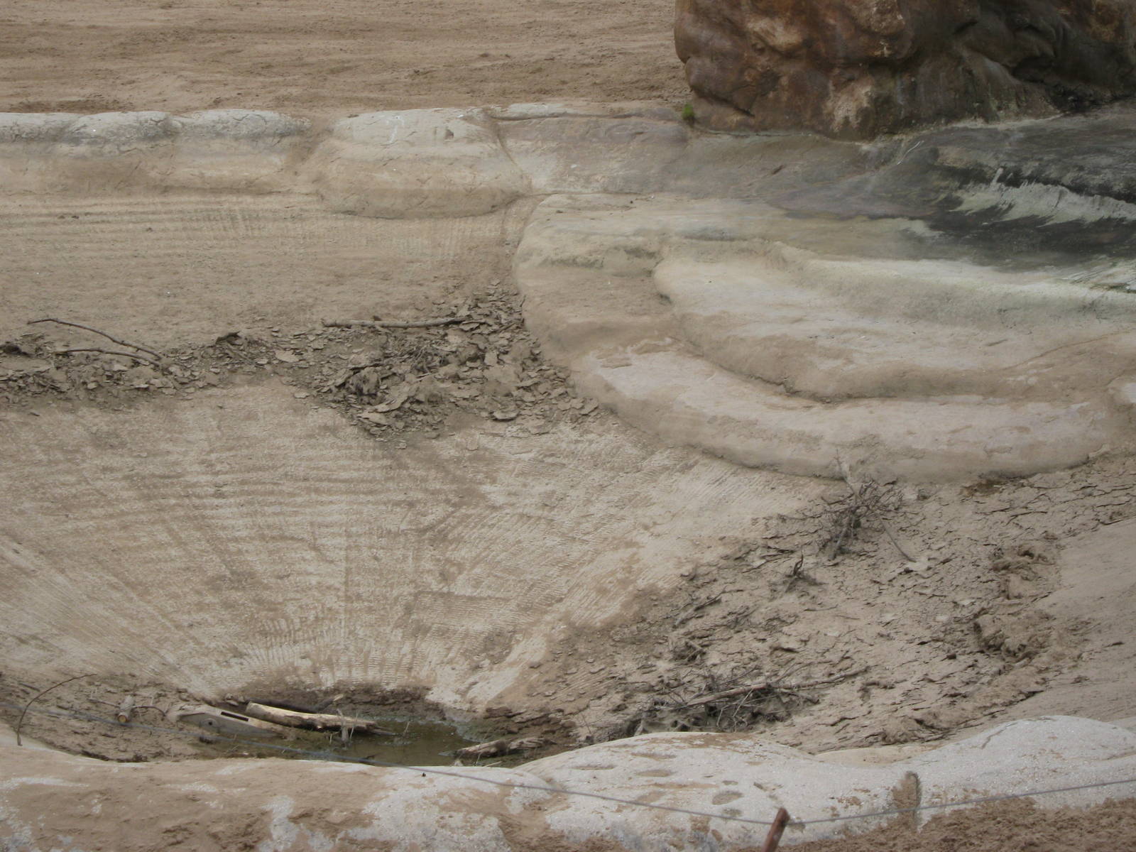 Empty elephant pool 24.6.10