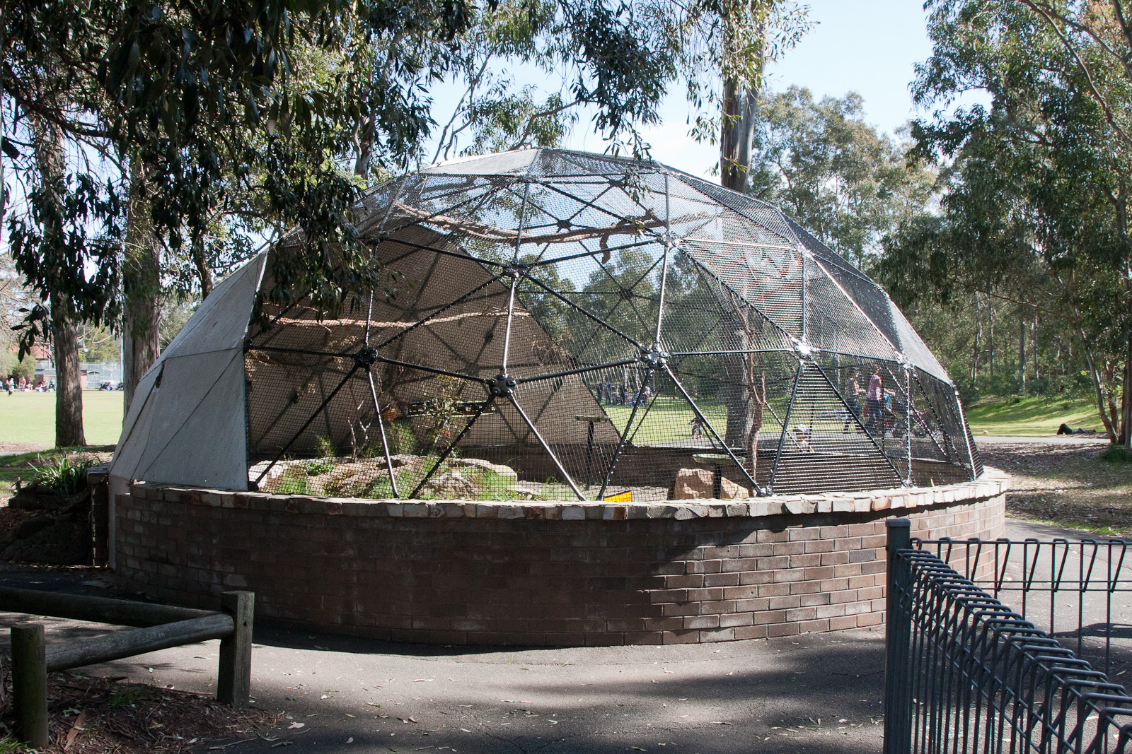 empty enclosure, Sept 2011