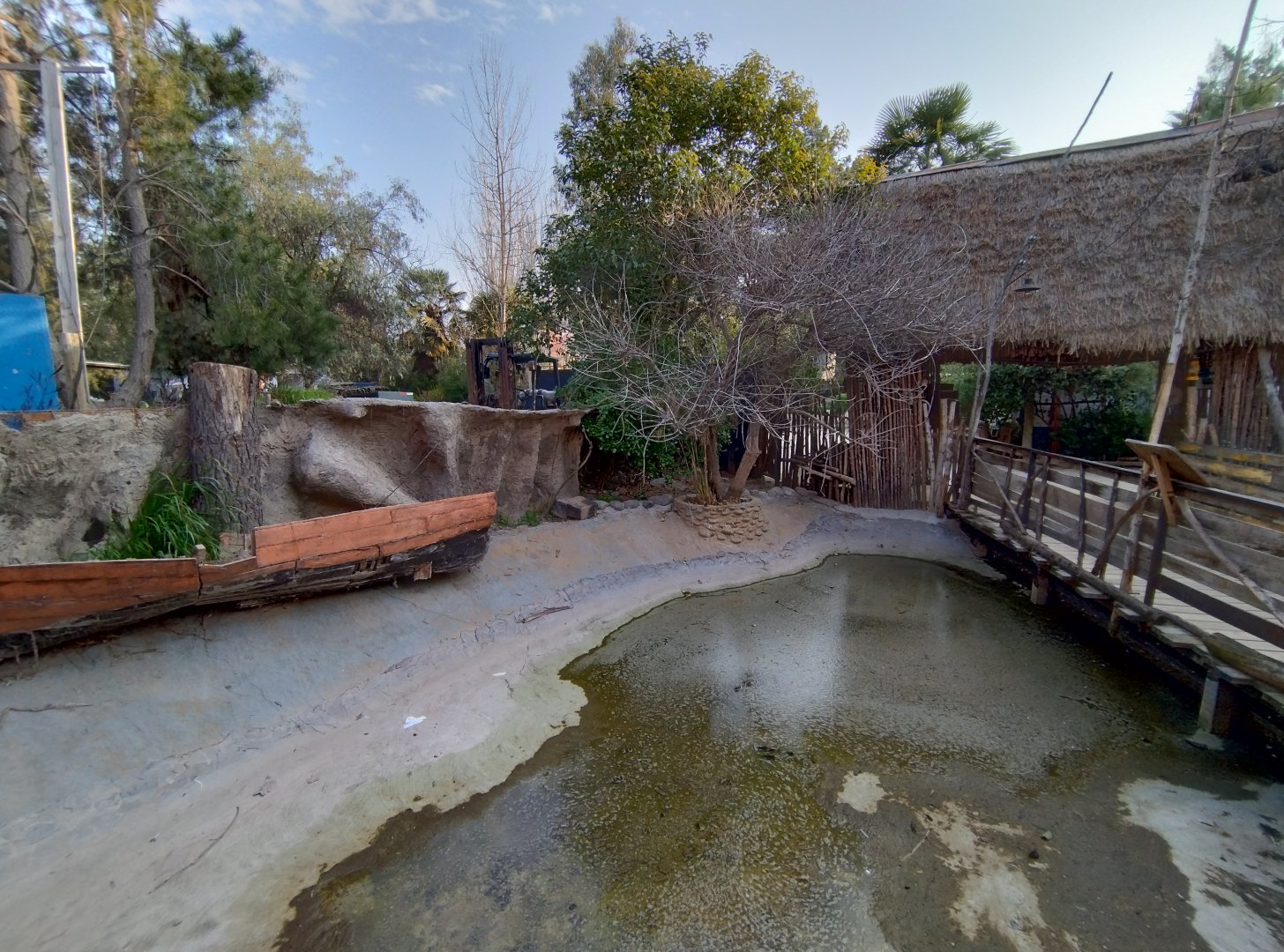 Empty exhibit - Buin zoo