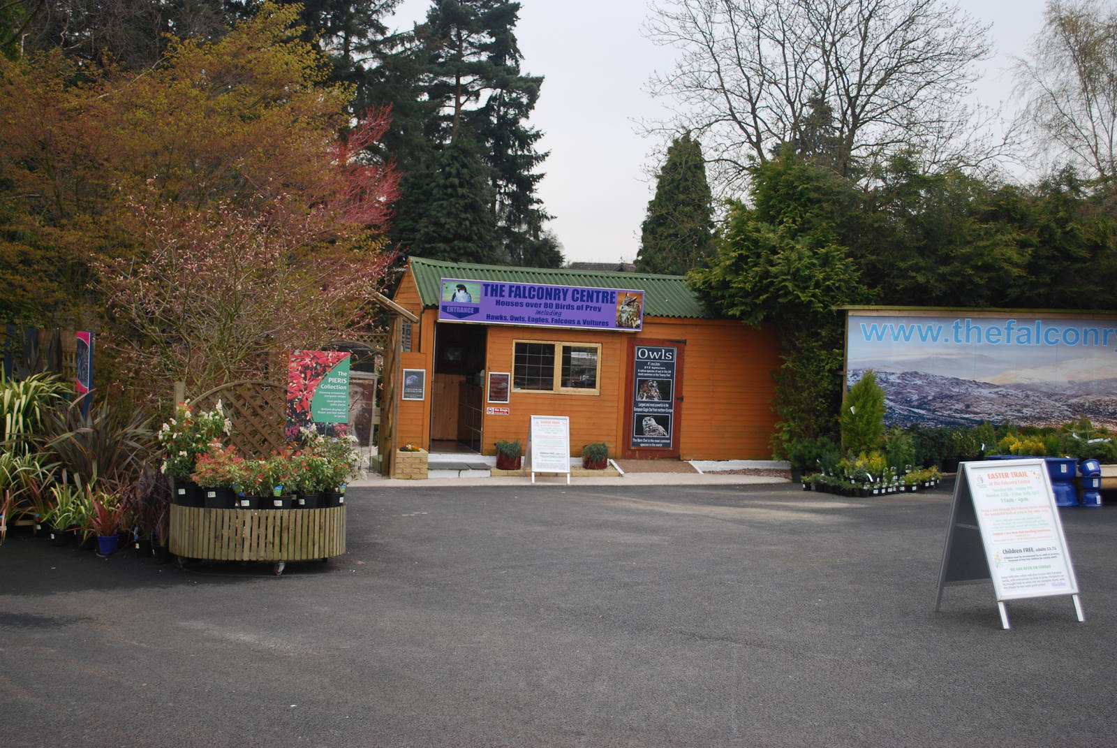 ENCLOSURE ALL ROUND BUILDINGS 1