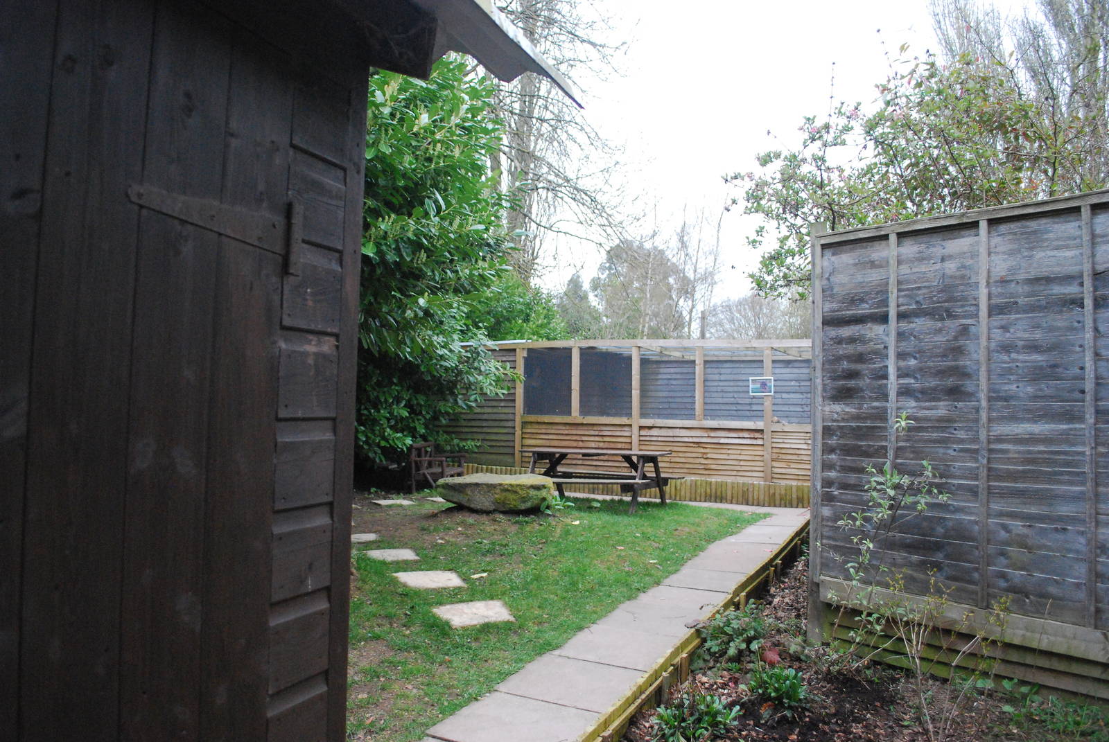 ENCLOSURE ALL ROUND BUILDINGS 12