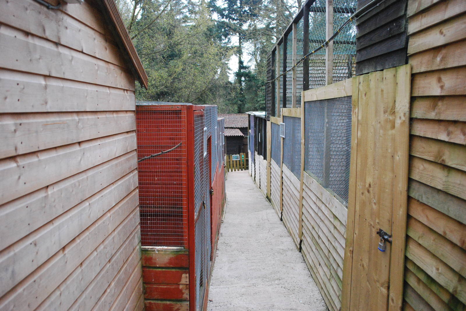 ENCLOSURE ALL ROUND BUILDINGS 13