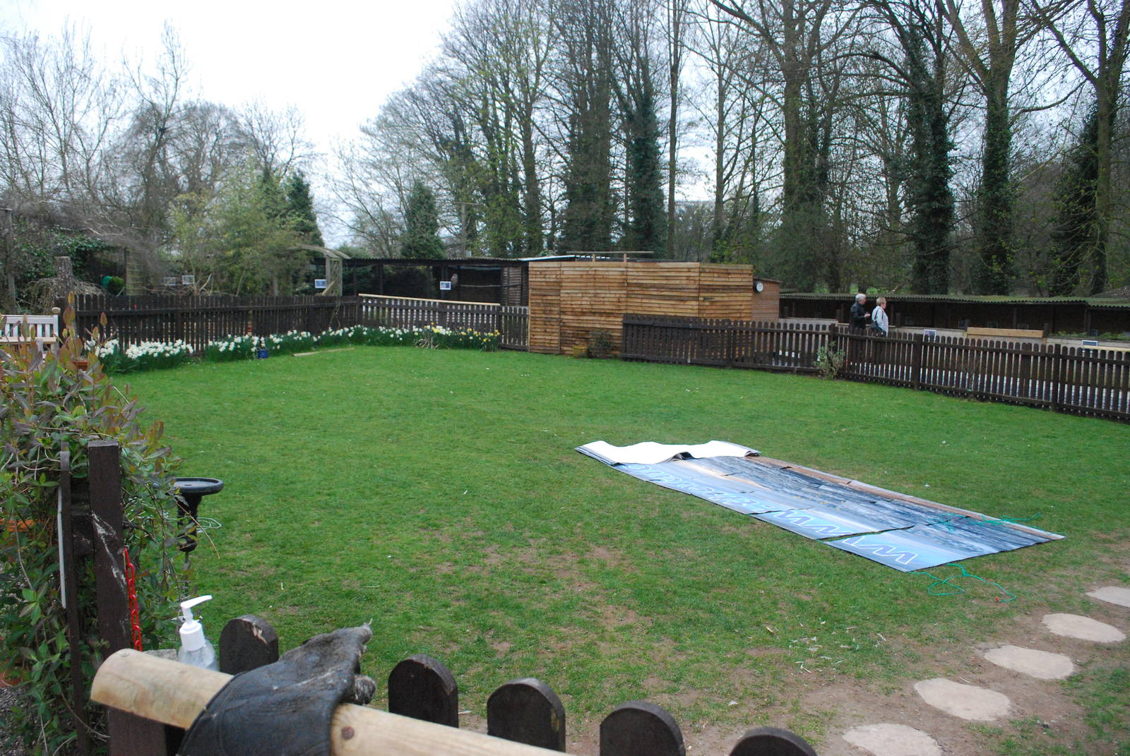 ENCLOSURE ALL ROUND BUILDINGS 21