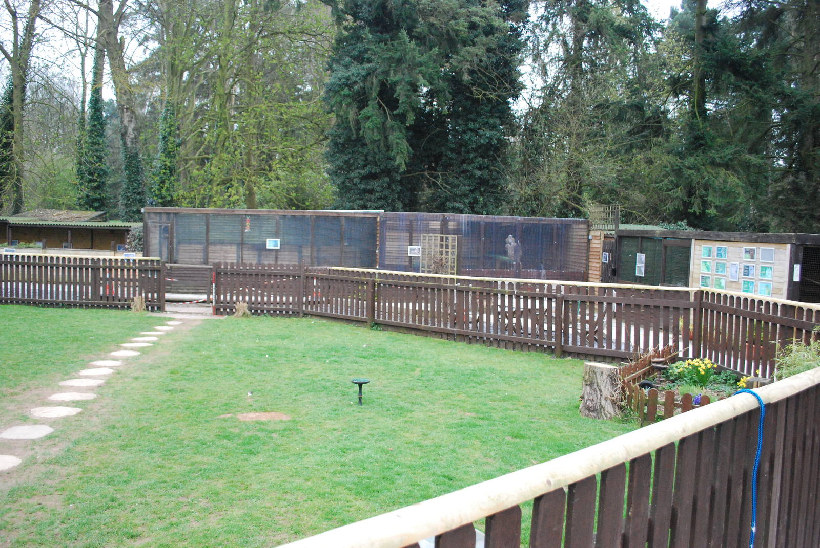 ENCLOSURE ALL ROUND BUILDINGS 22