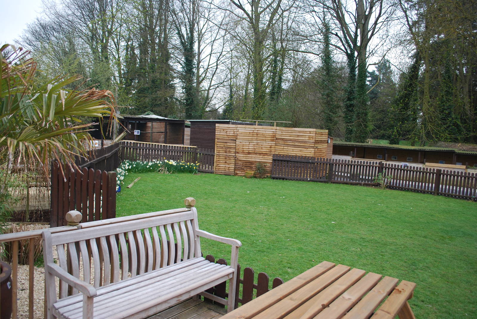 ENCLOSURE ALL ROUND BUILDINGS 5