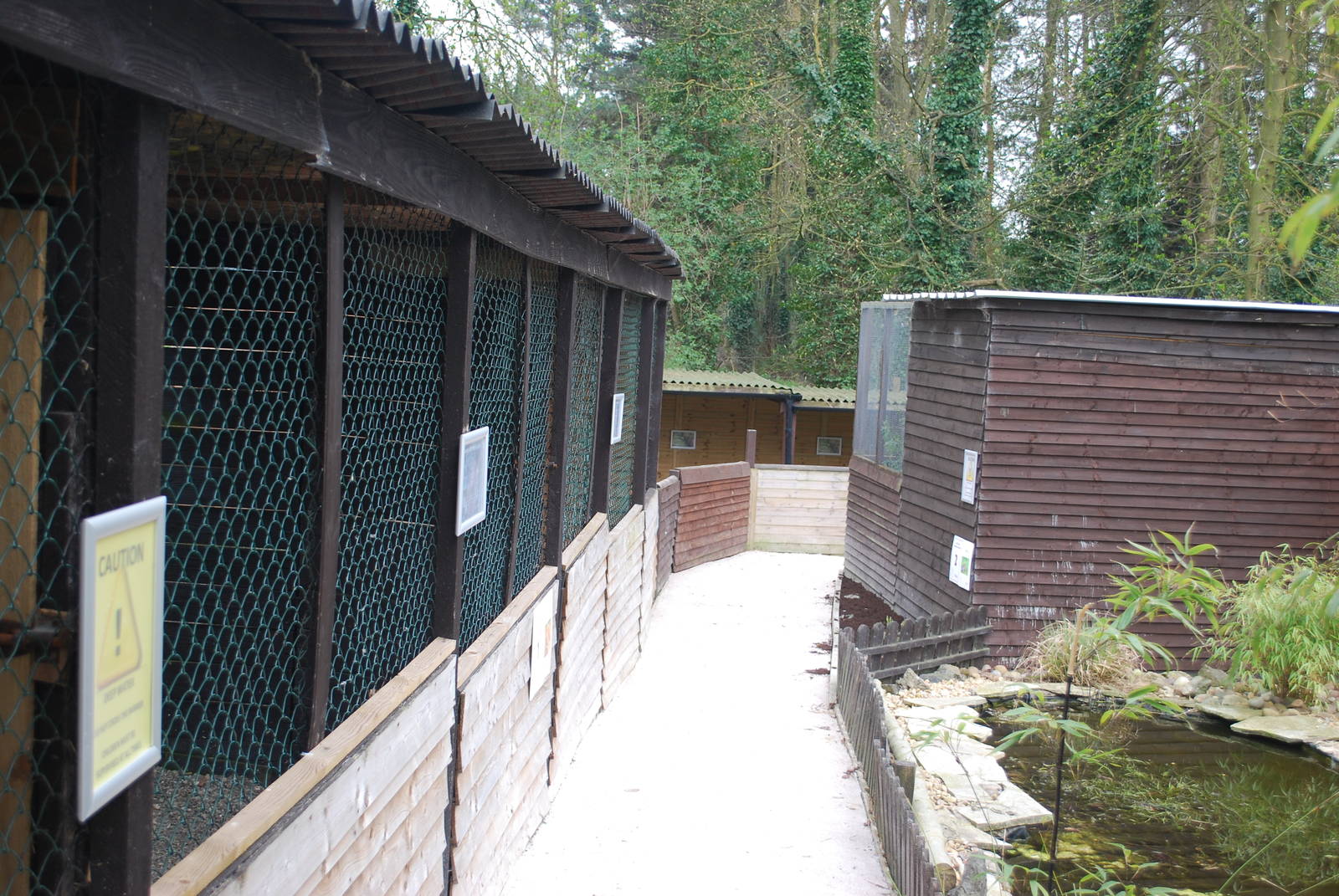 ENCLOSURE ALL ROUND BUILDINGS 7