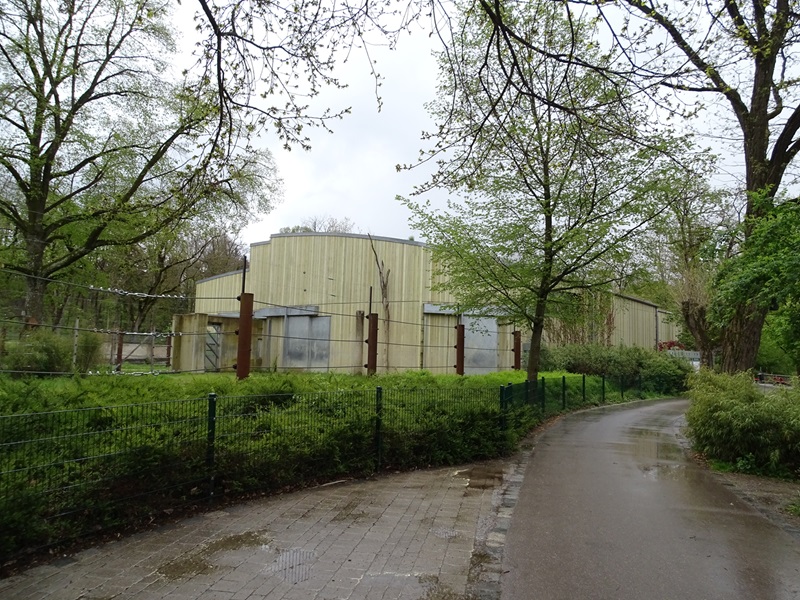 Enclosure for elephants + elephant house