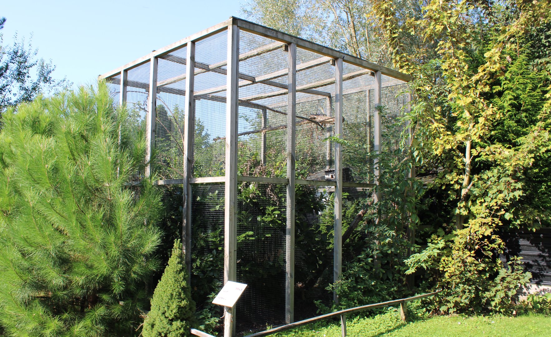 Enclosure Prevost squirrel