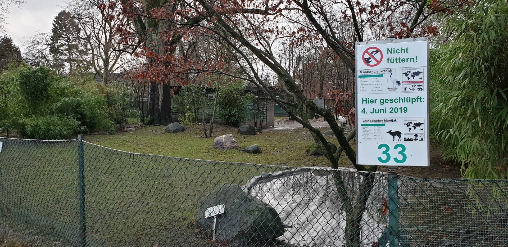 Enclosure, sign and birth-sign Red-crowned crane