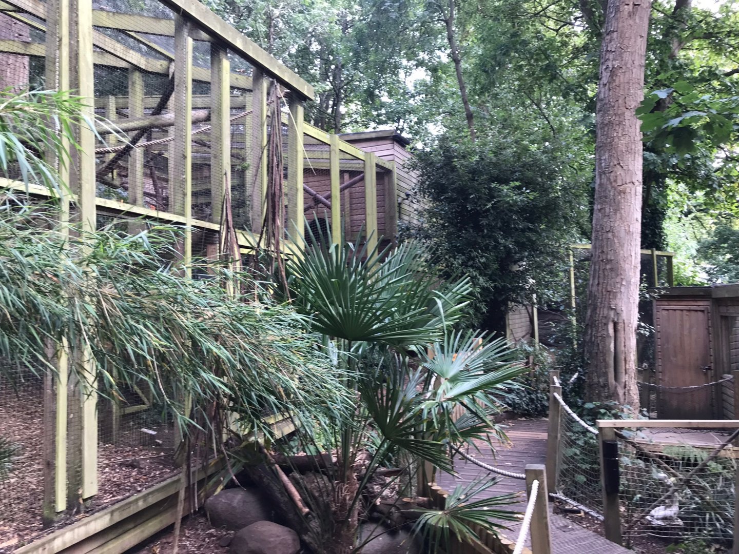 Enclosures and aviaries 150918