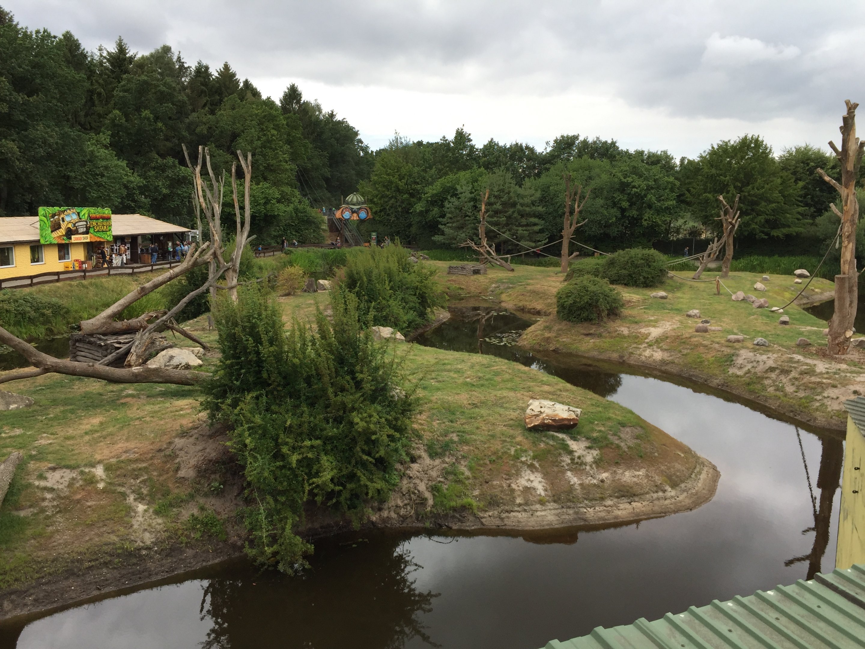 Enclosures/islands for Chimpanzees and Mandrills