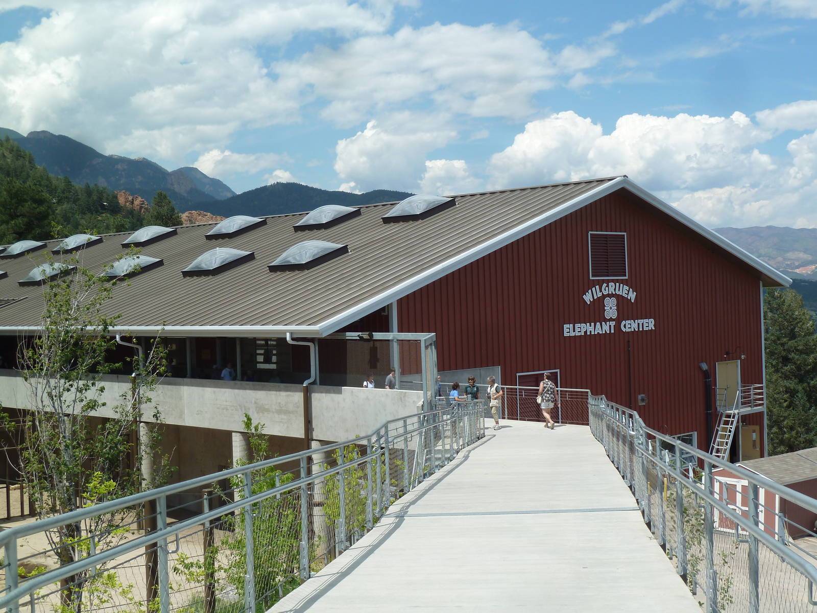 Encounter Africa - Elephant Exhibit Enormous Barn (New in 2013)