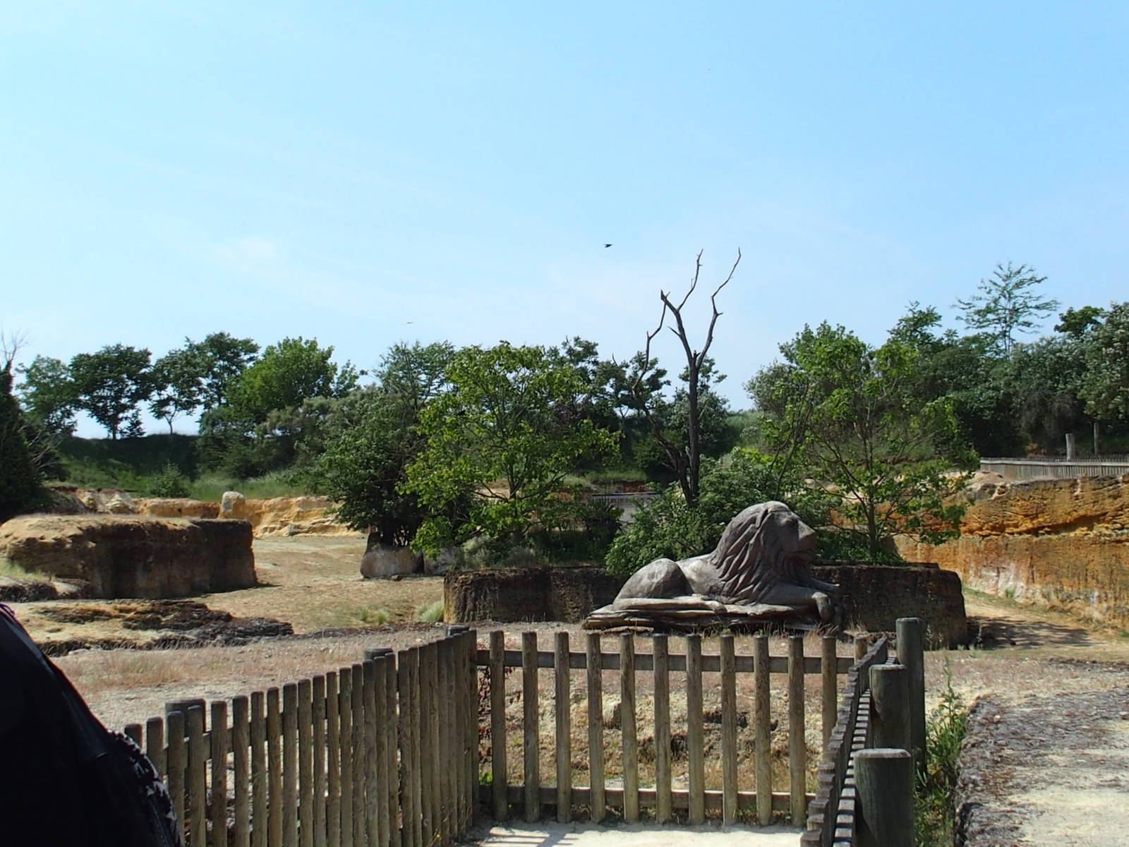 end of the centre viewing point with naff statue