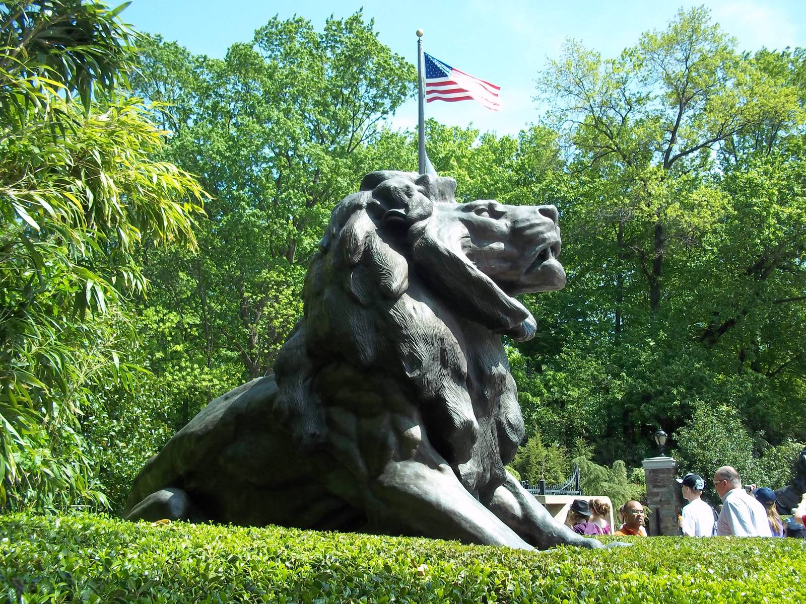 Entery Lion Statue