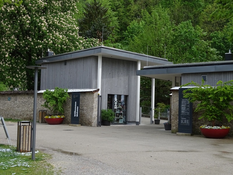 Entrance and shop building
