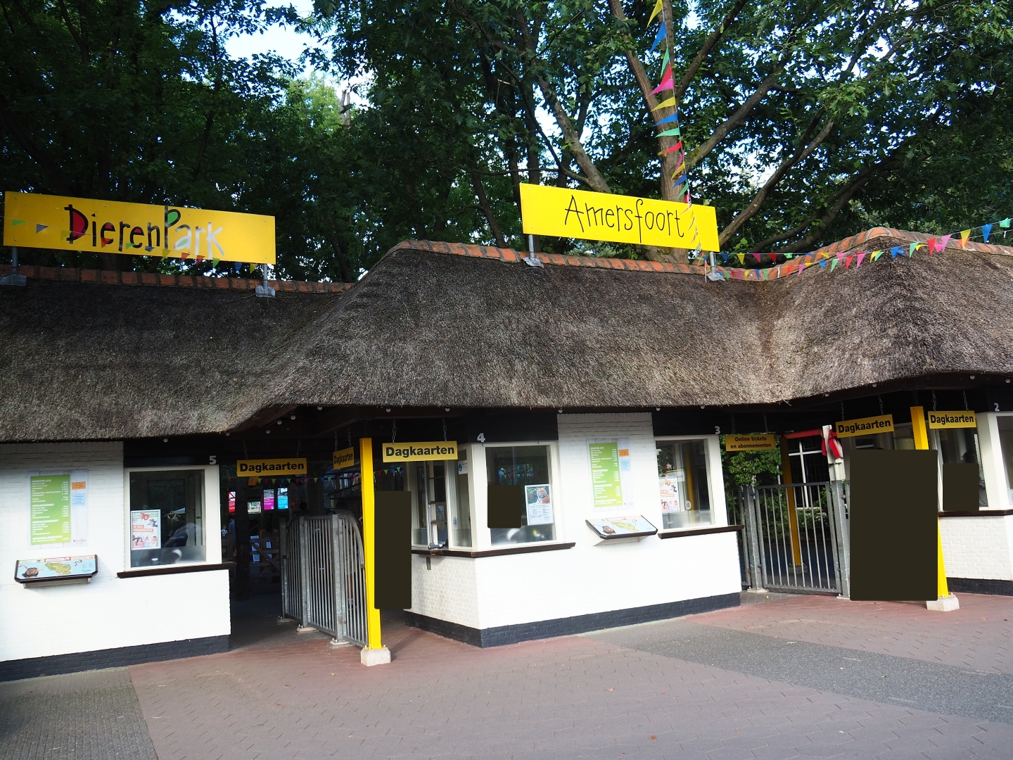 Entrance and ticket offices