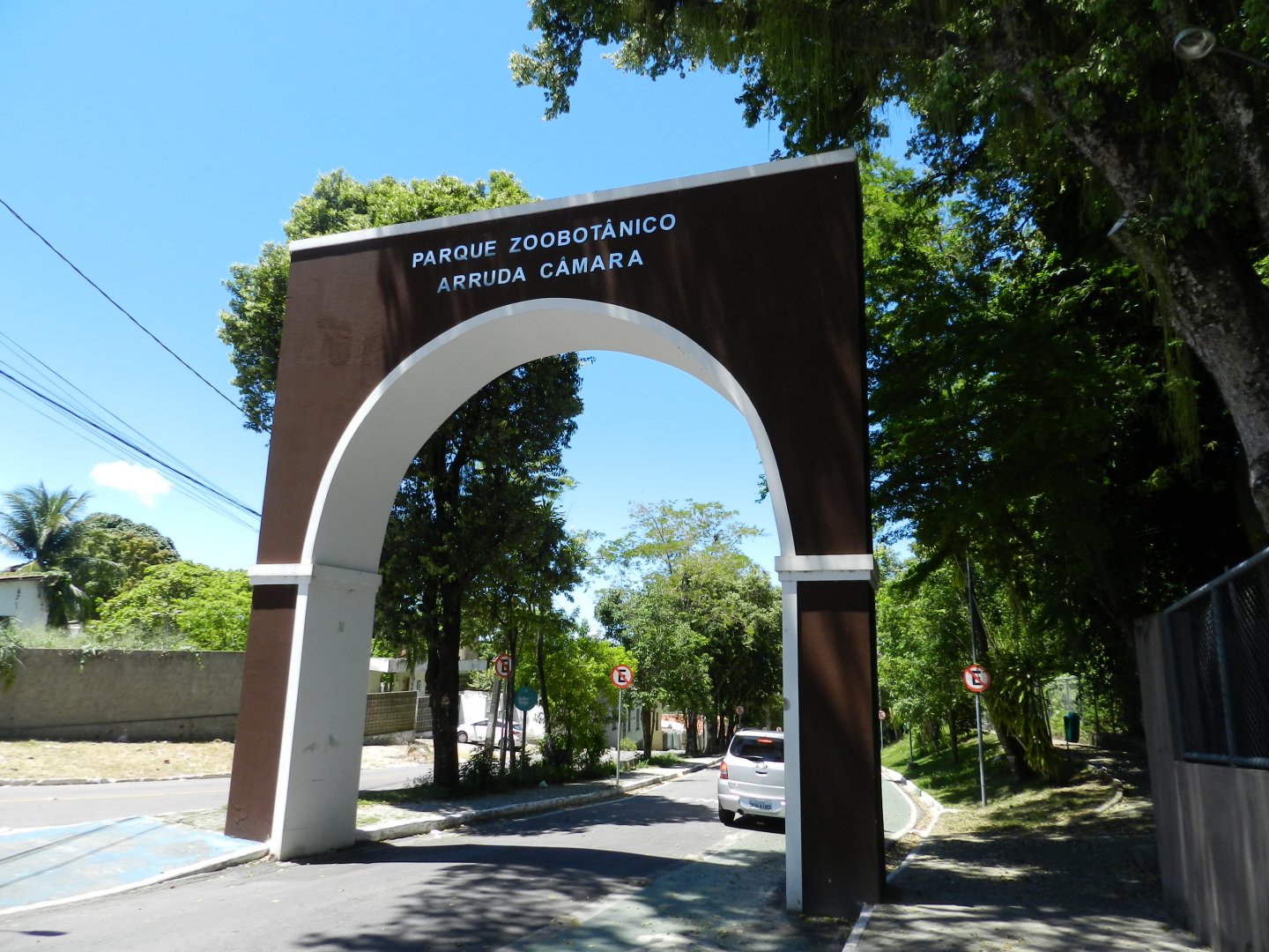 Entrance archway - PZAC, João Pessoa (Bica zoo)