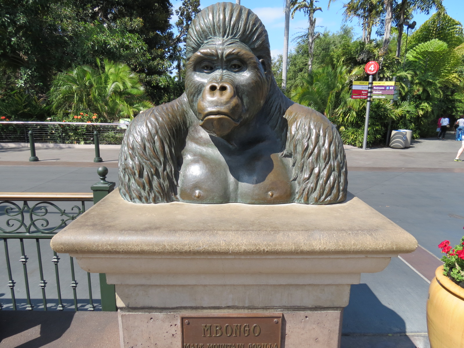 Entrance Area - Front Street