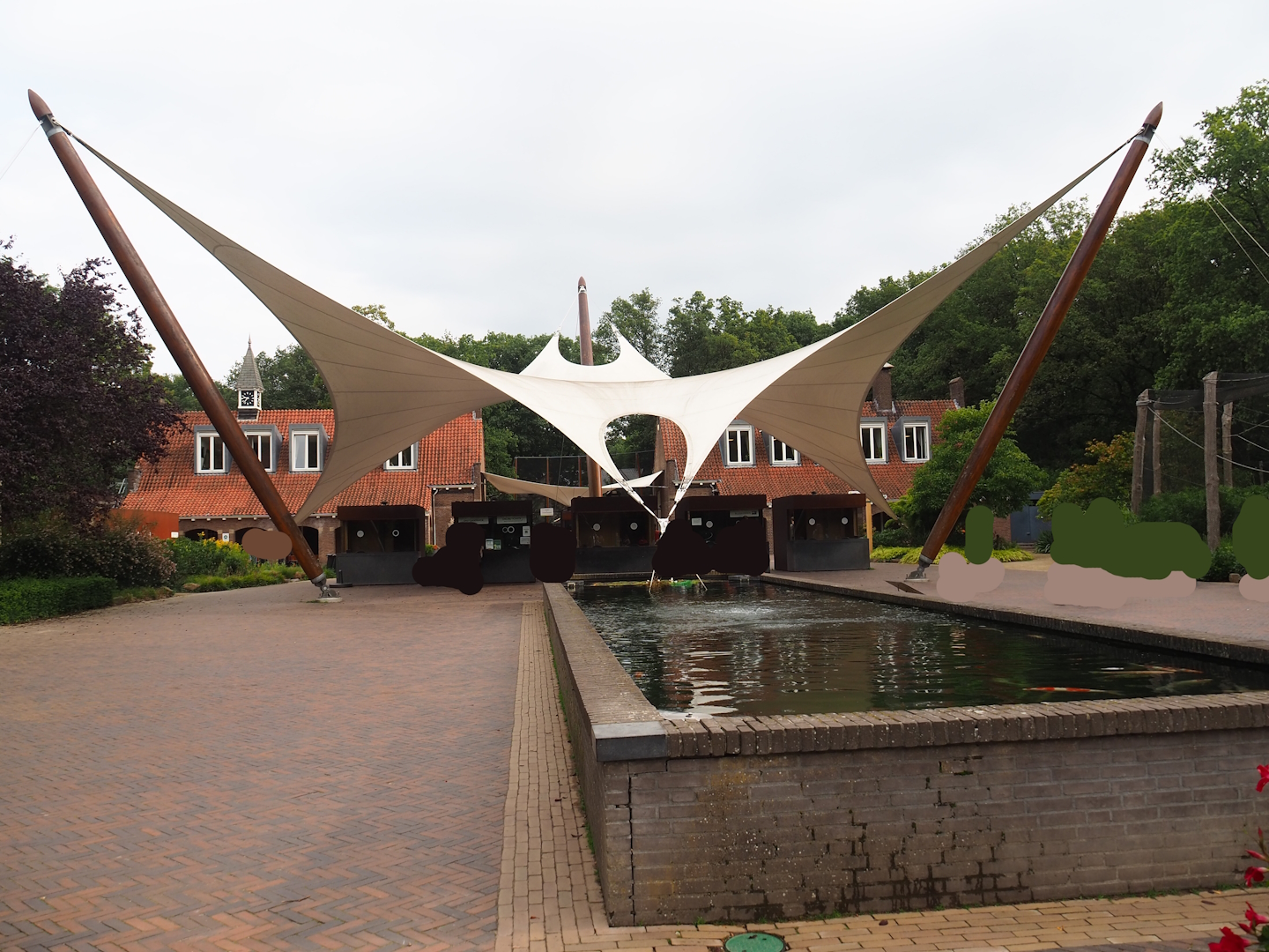 Entrance area with koi pond, 2023-08-17