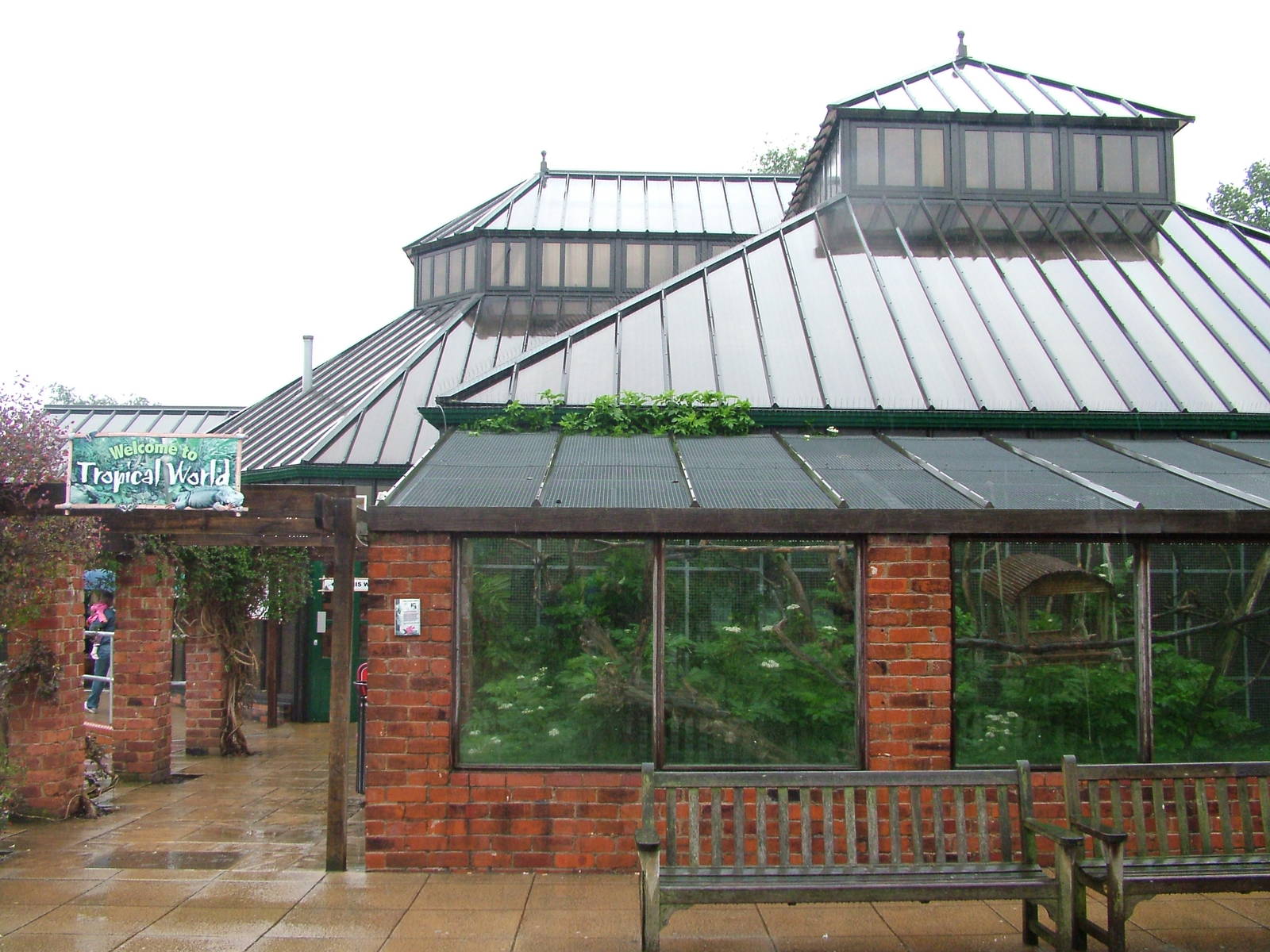 Entrance at Tropical World 01/08/09