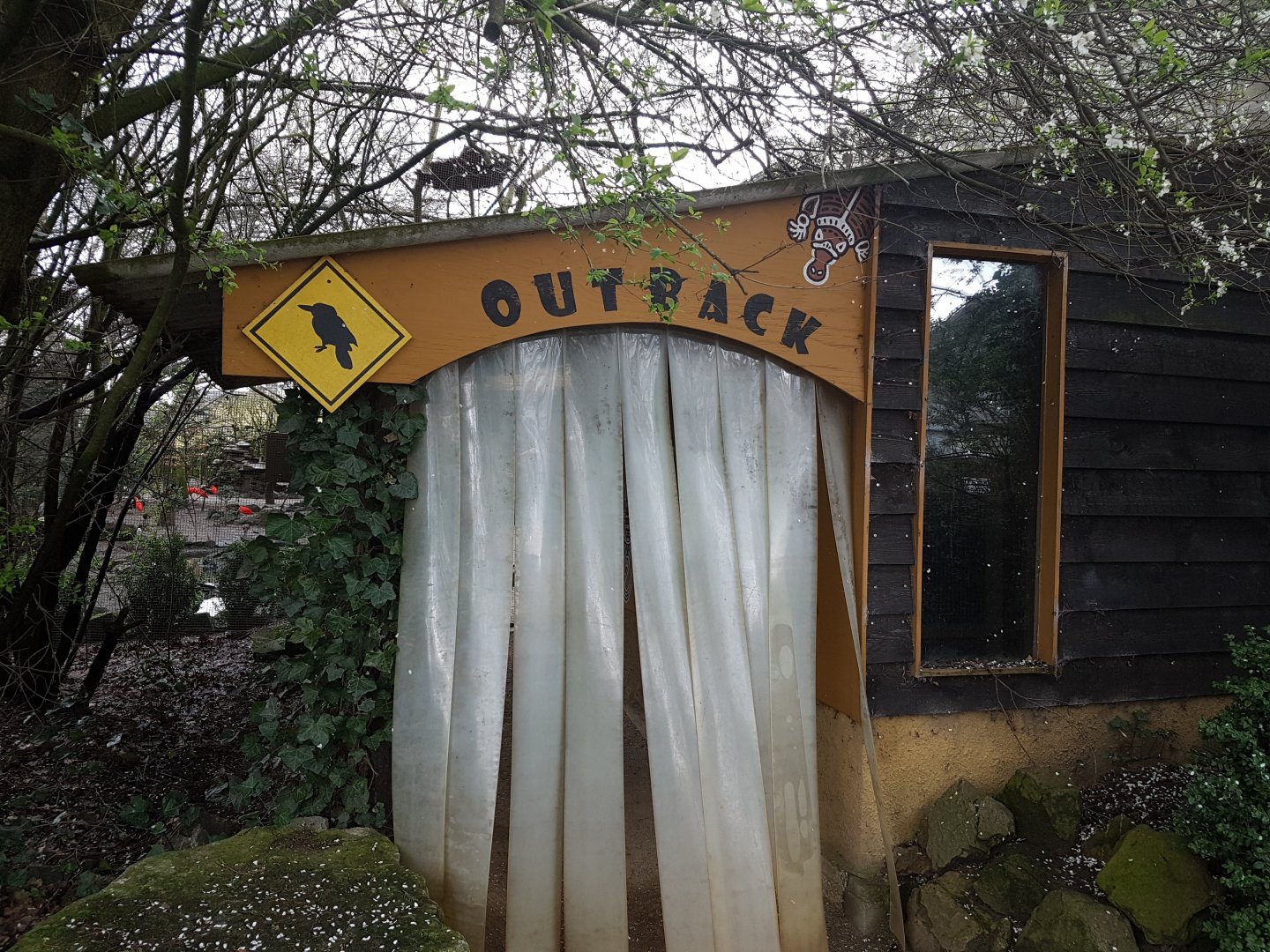 Entrance" Australian" Walk-through aviary