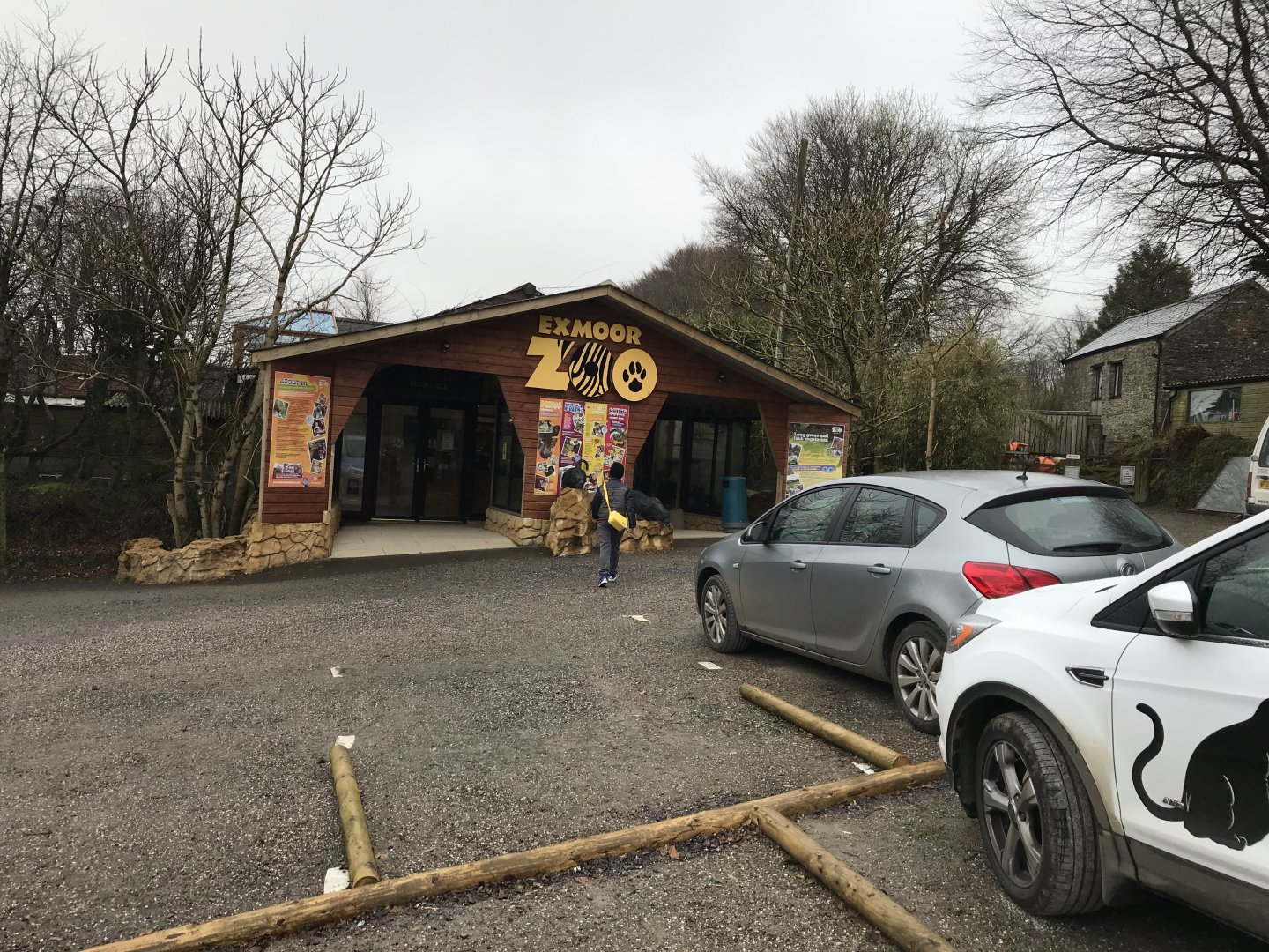 Entrance building 150418