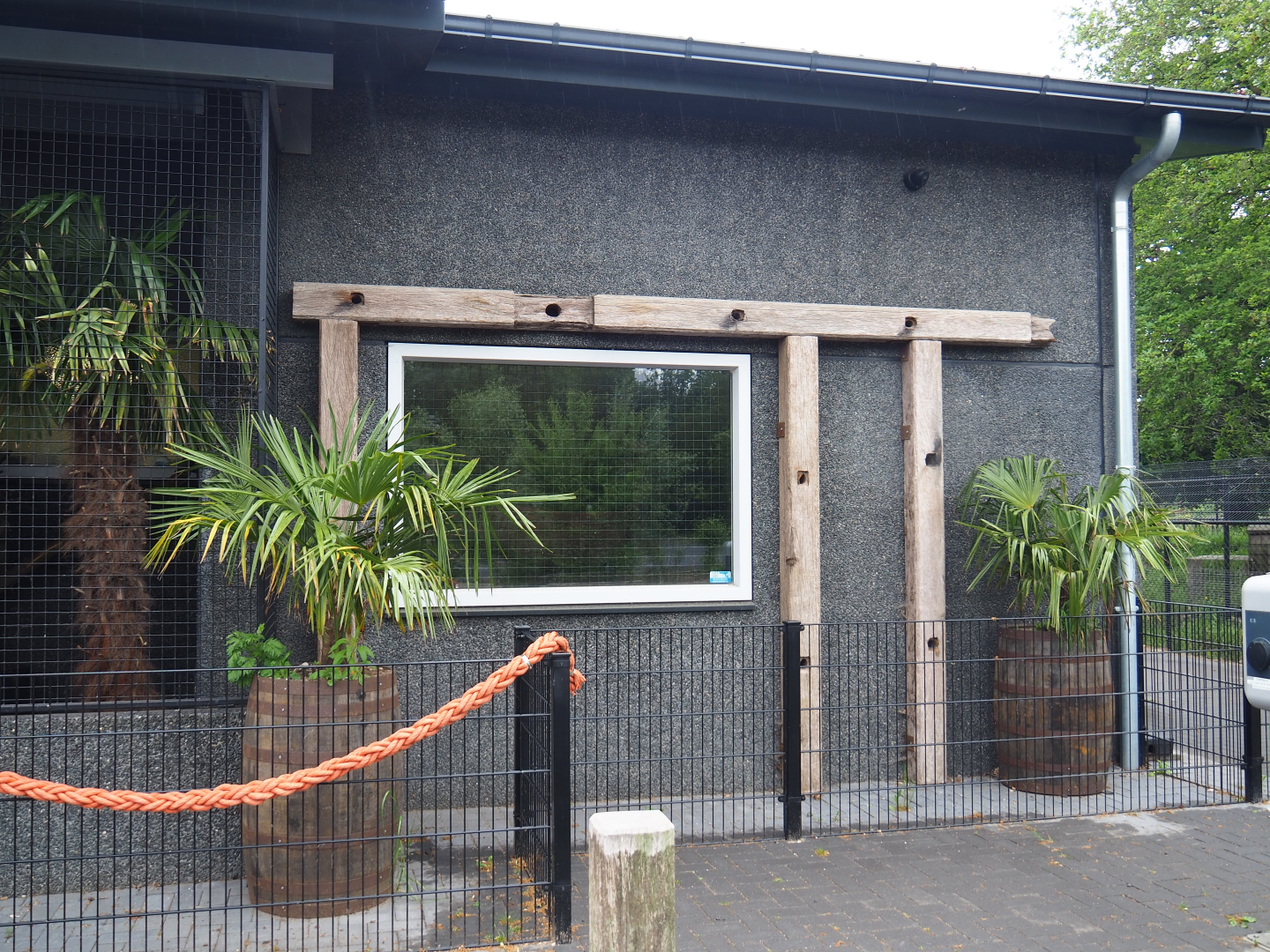 Entrance building - Animal indoor exhibit, 2022-05-17