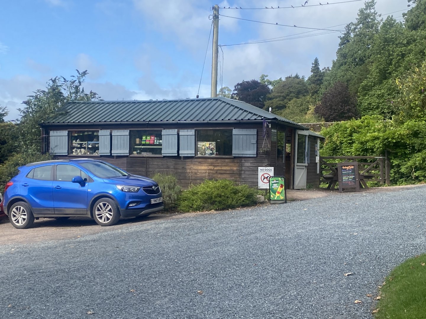 Entrance building/shop 100924