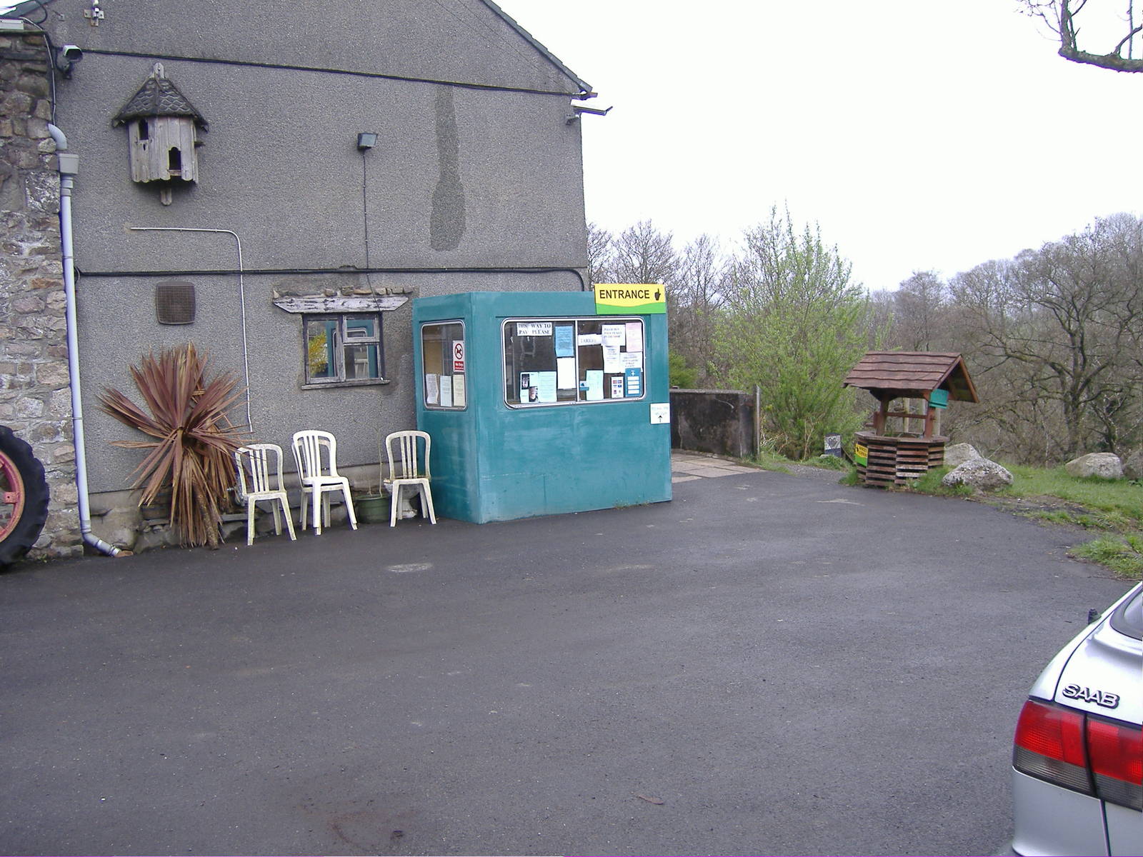 Entrance Cefn-yr-Erw