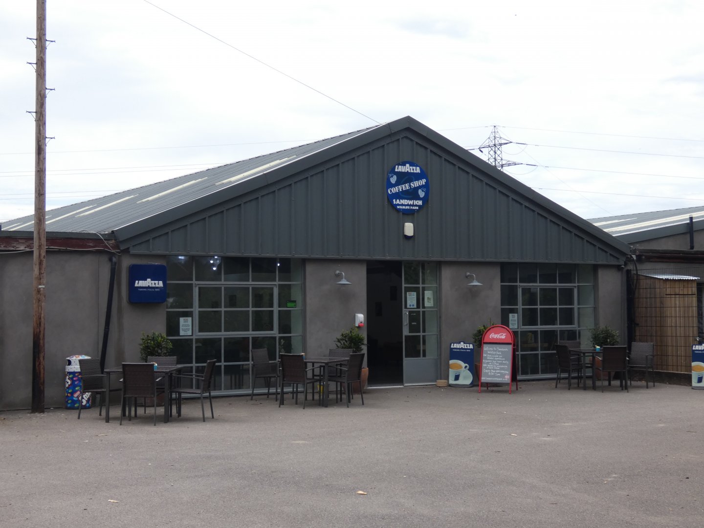 Entrance/Coffee Shop