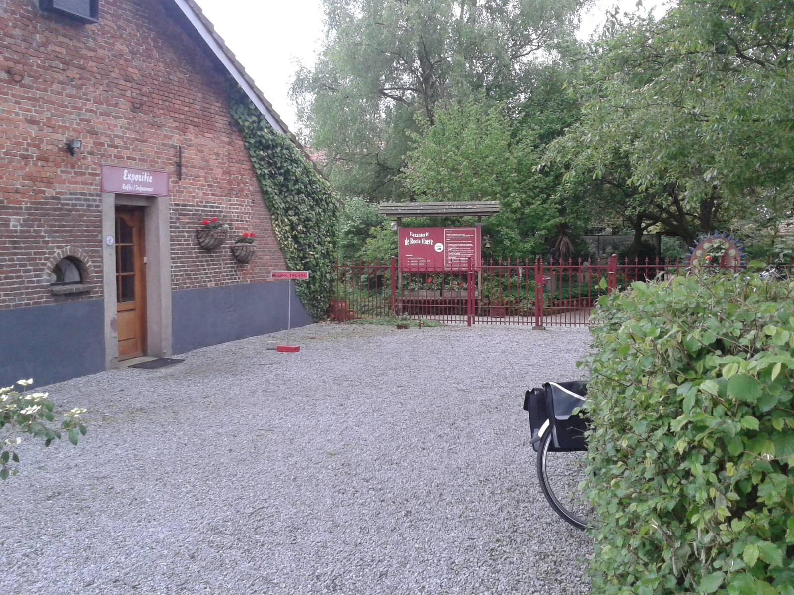 Entrance De Rooie Hoeve