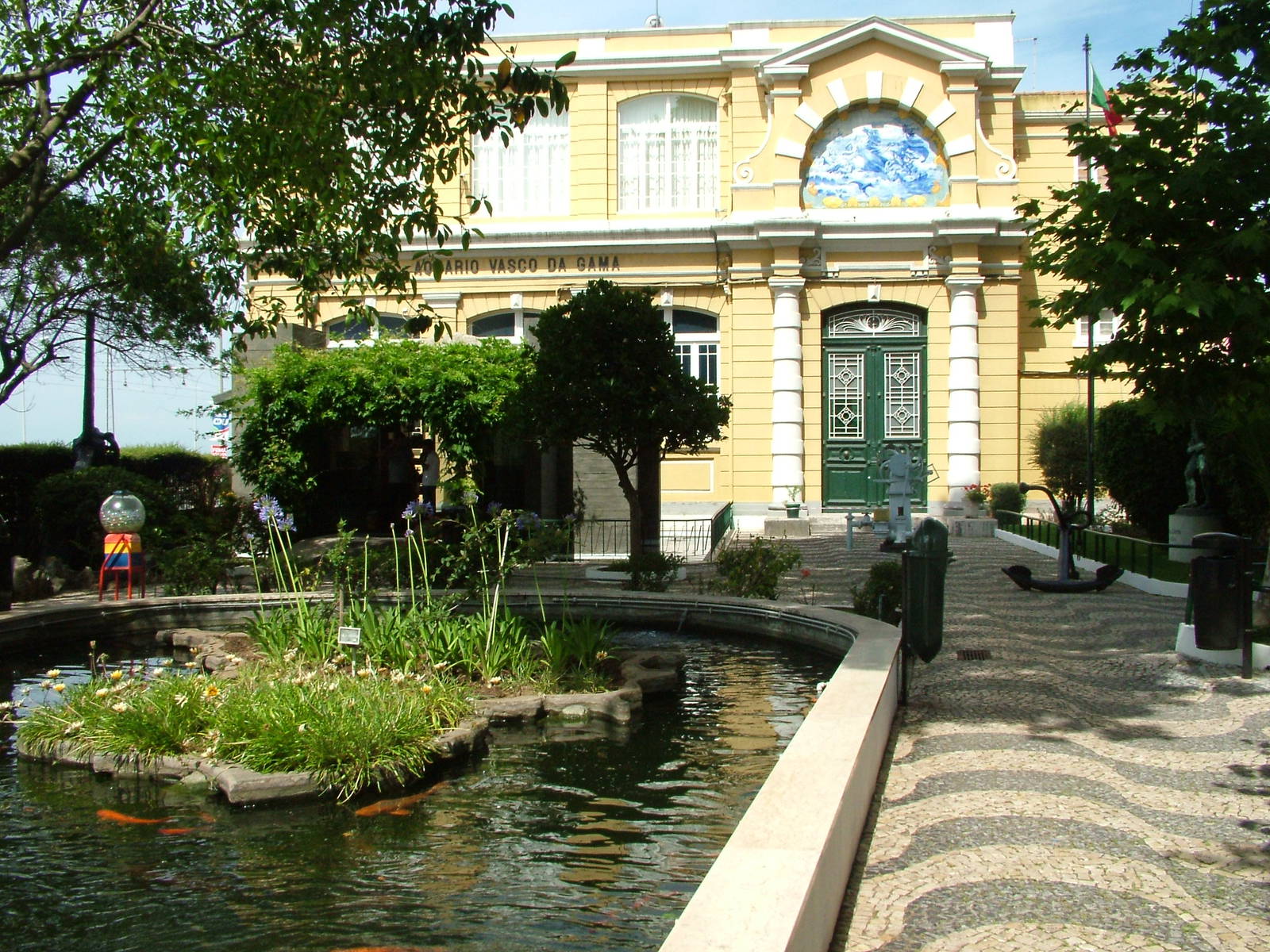 Entrance Garden at Vasco da Gama Aquarium, 25/05/11