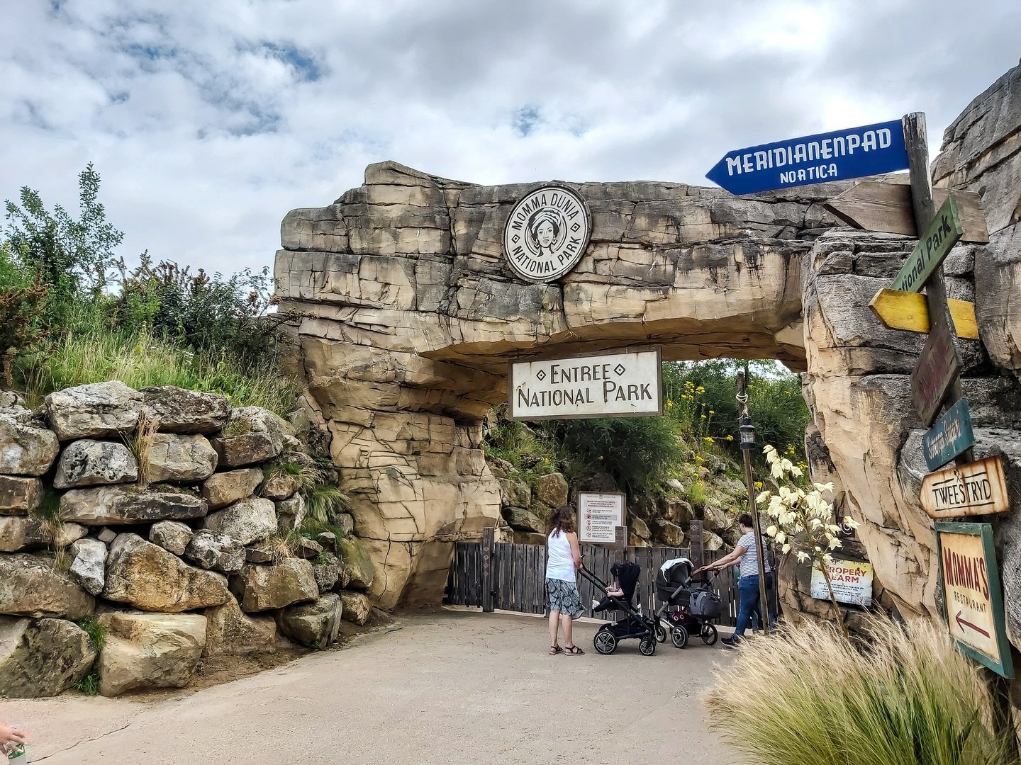 Entrance gate to 'Momma Dunia National Park'