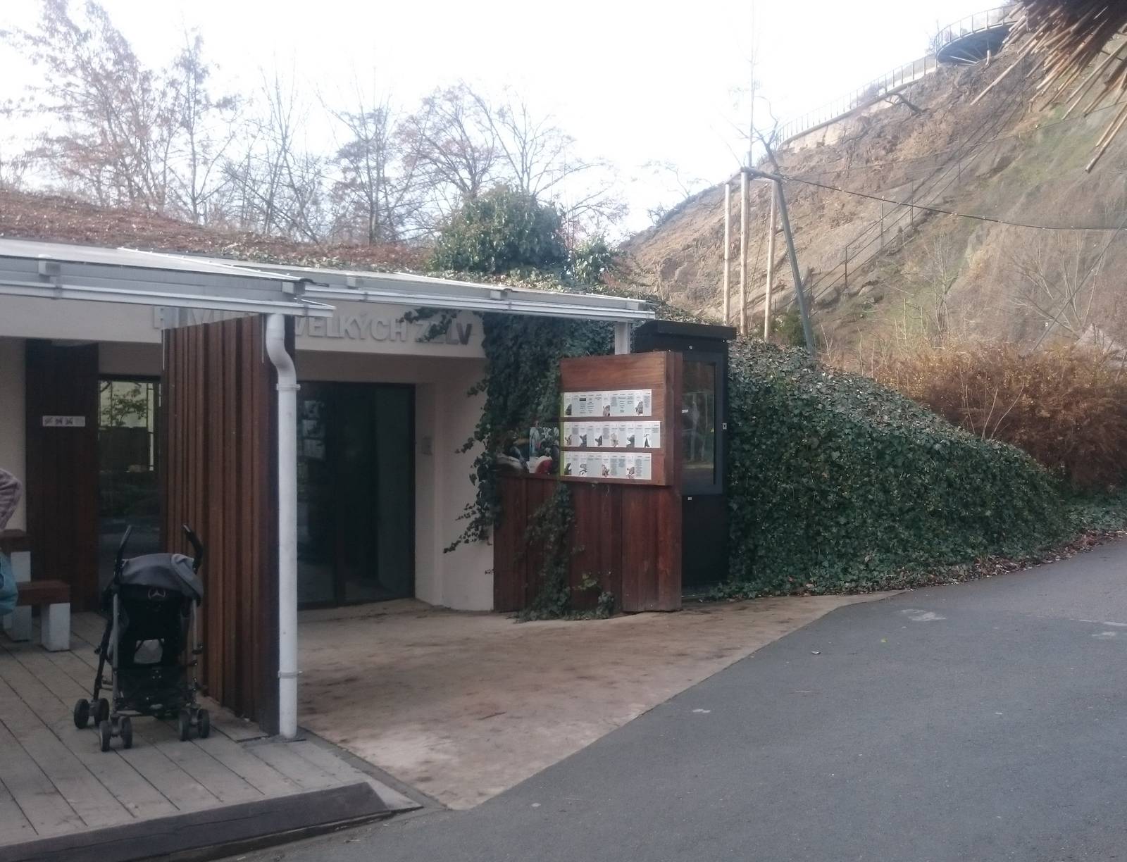 Entrance Giant tortoise-house