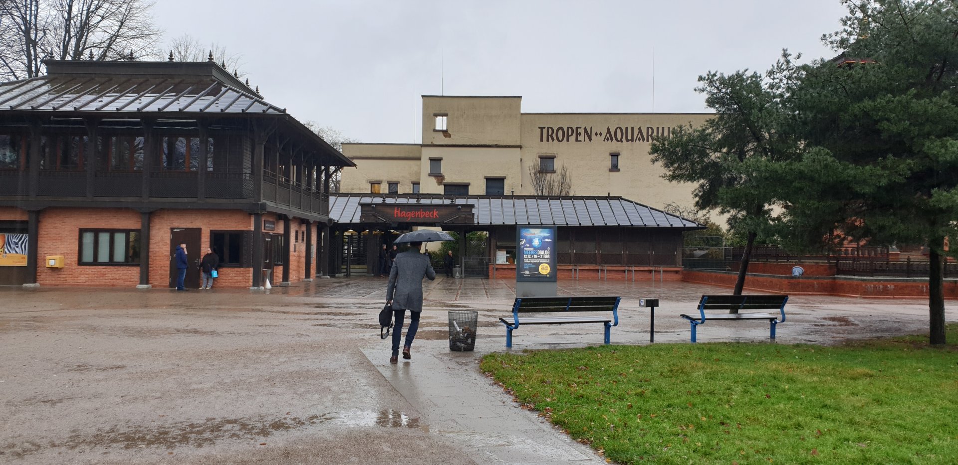 Entrance Hagenbeck ( on a rainy day )