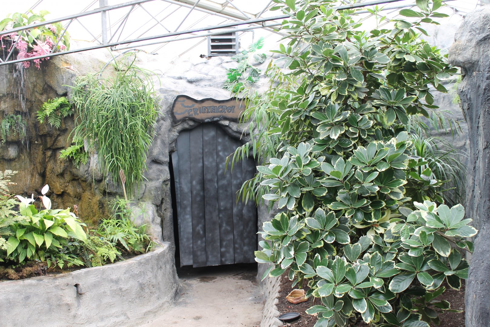 Entrance "Horror Grotto"