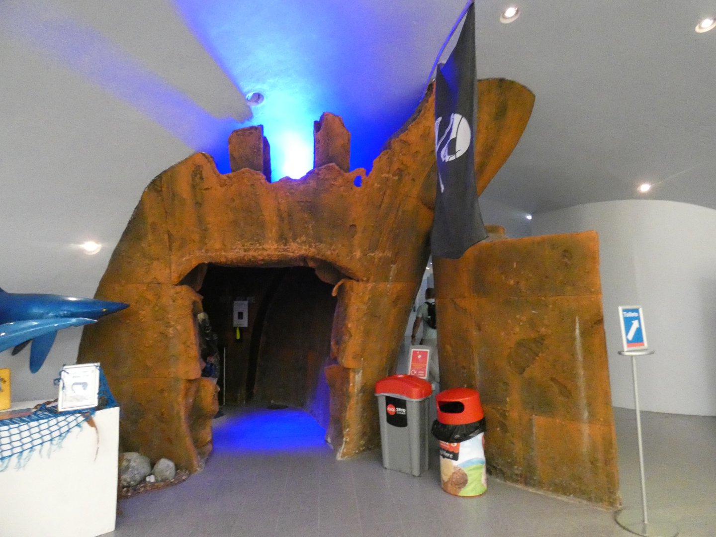 Entrance into aquarium area