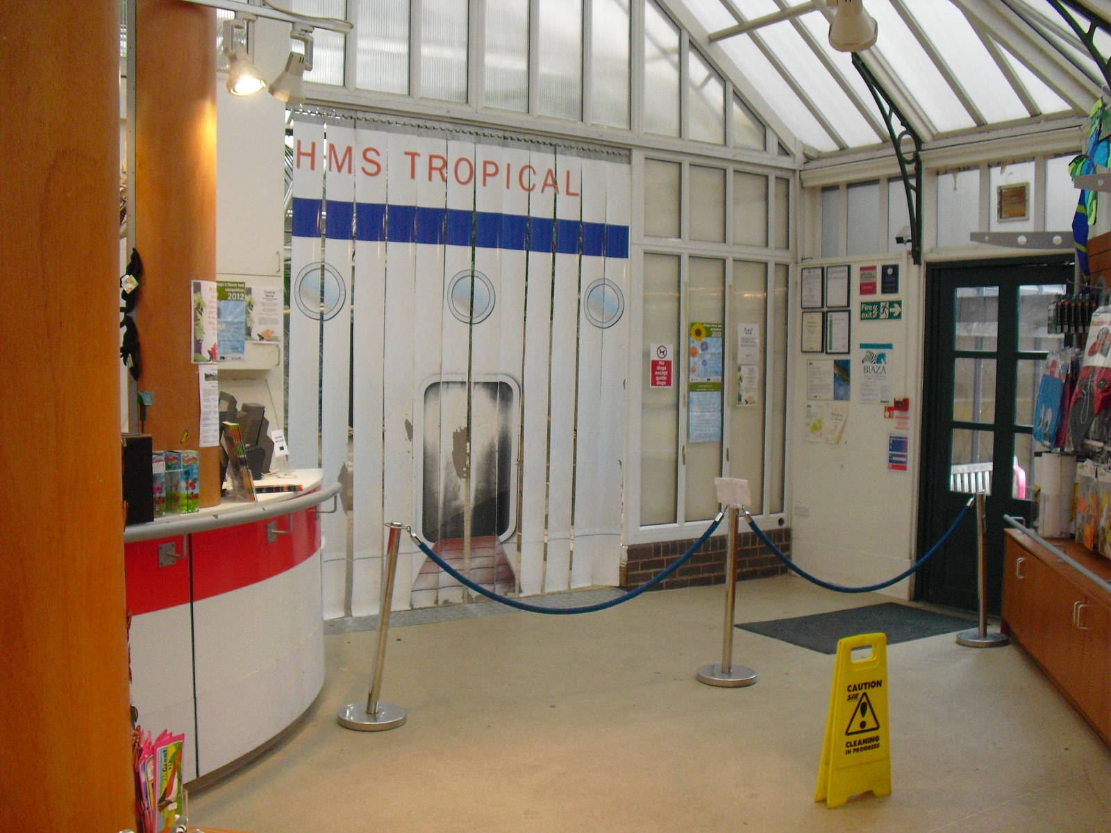 Entrance Lobby/Gift Area - 12/10/2011