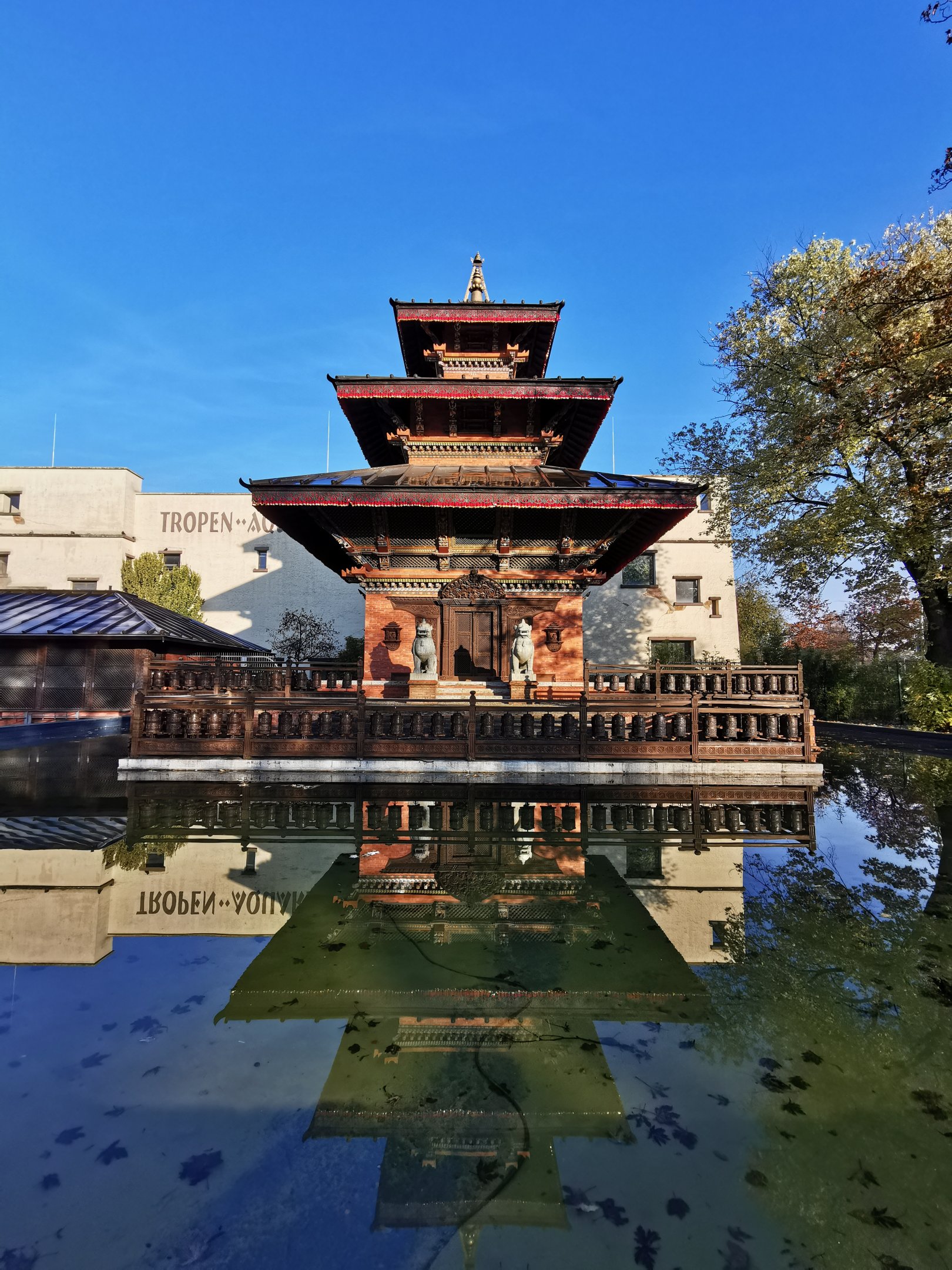 Entrance Pagoda - Tierpark Hagenbeck