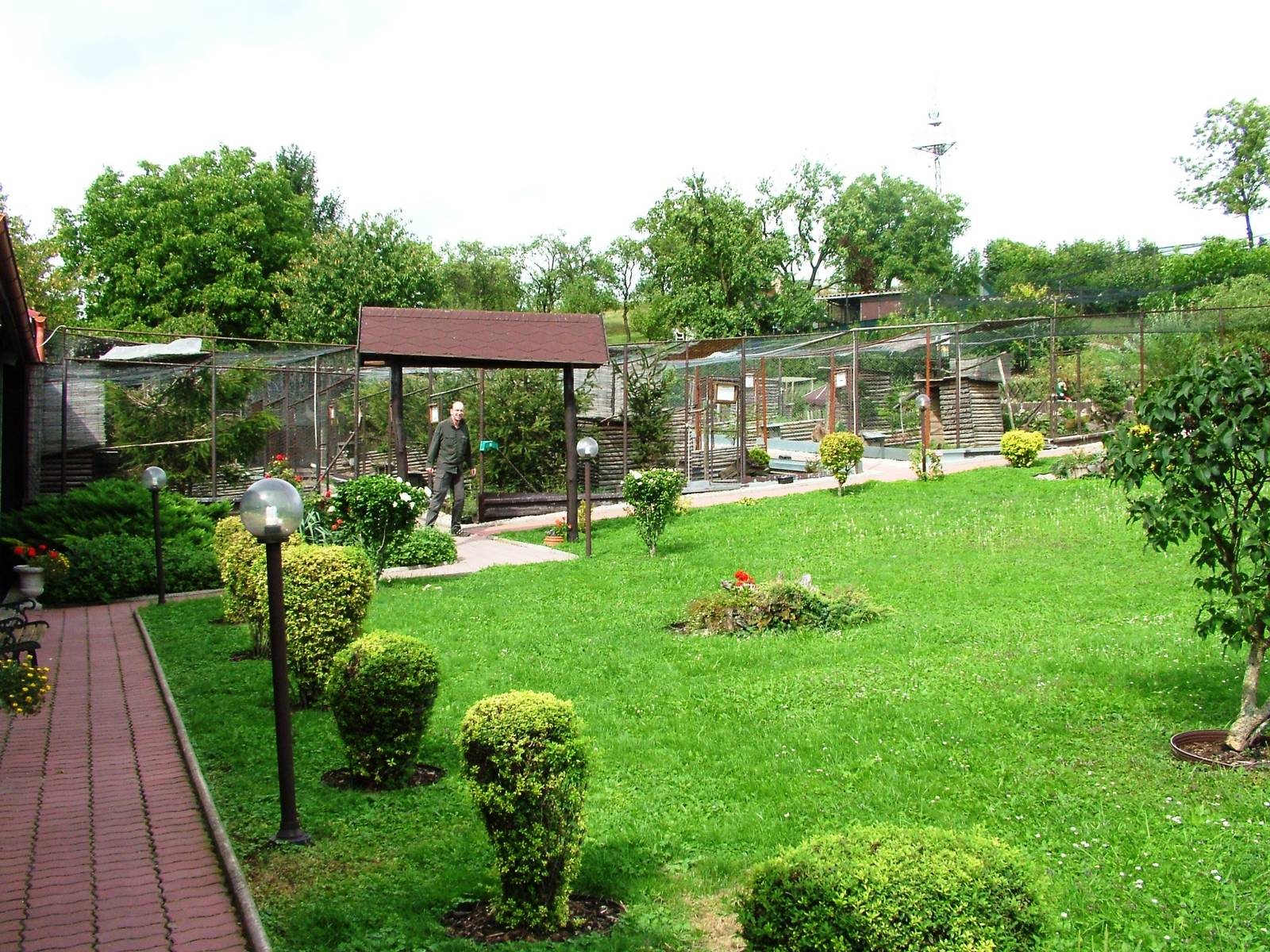 Entrance Pathway at Autocentrum Boura (Dymokury), 26/08/12