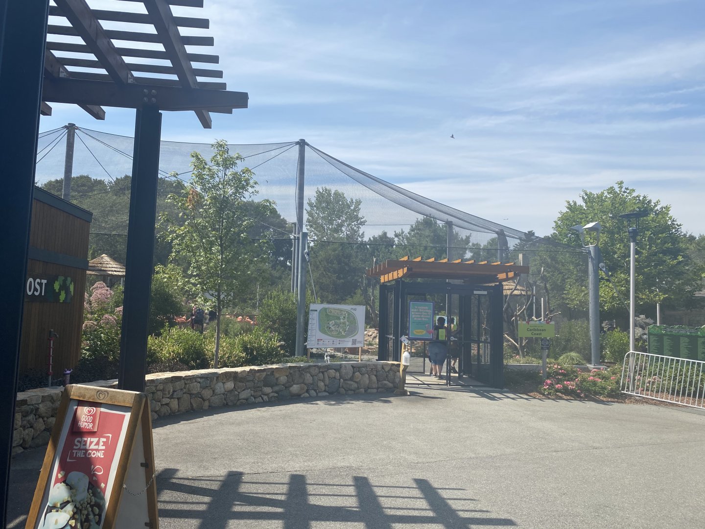 Entrance plaza/ Entrance to the Caribbean aviary