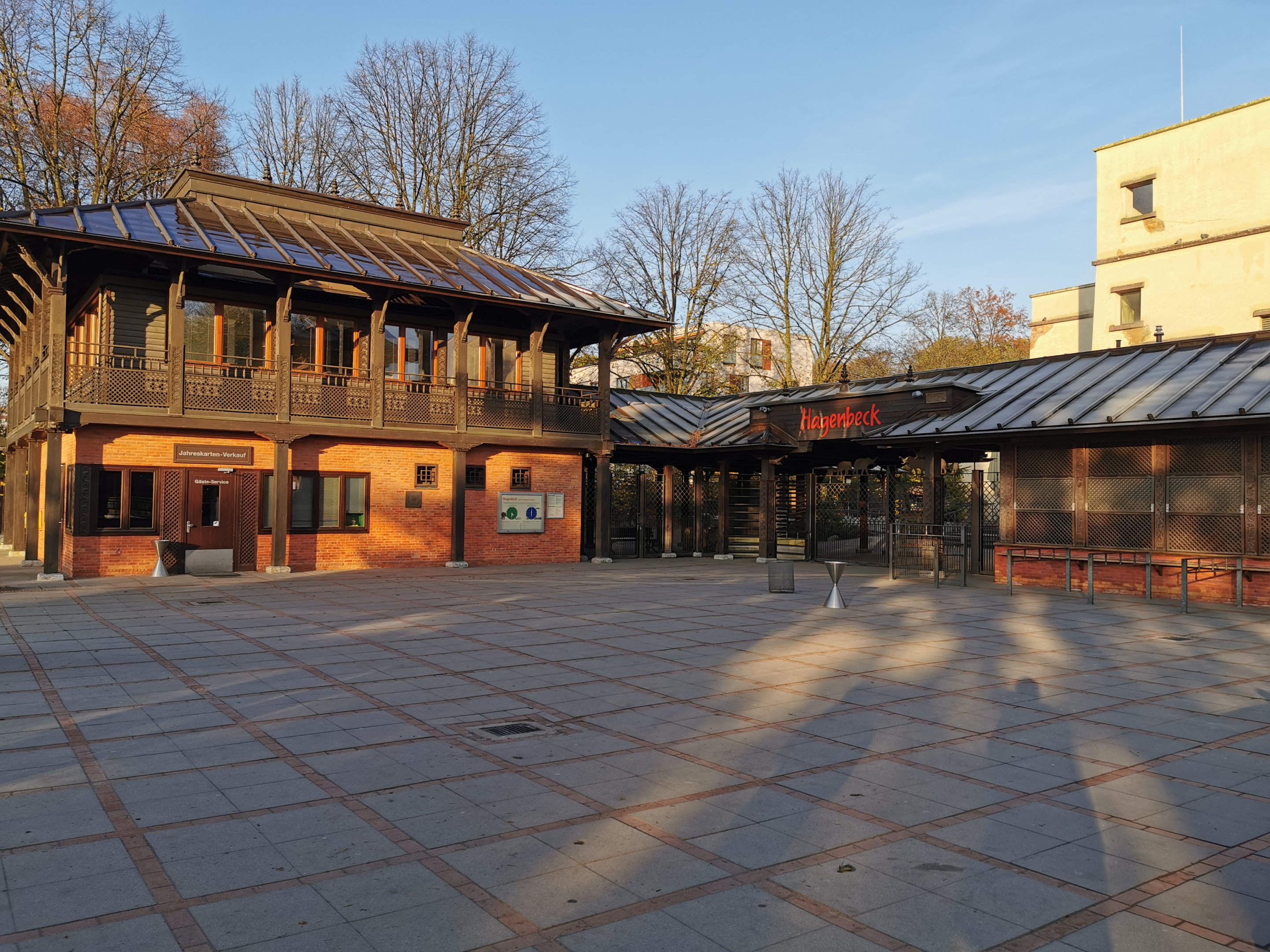 Entrance plaza - Tierpark Hagenbeck