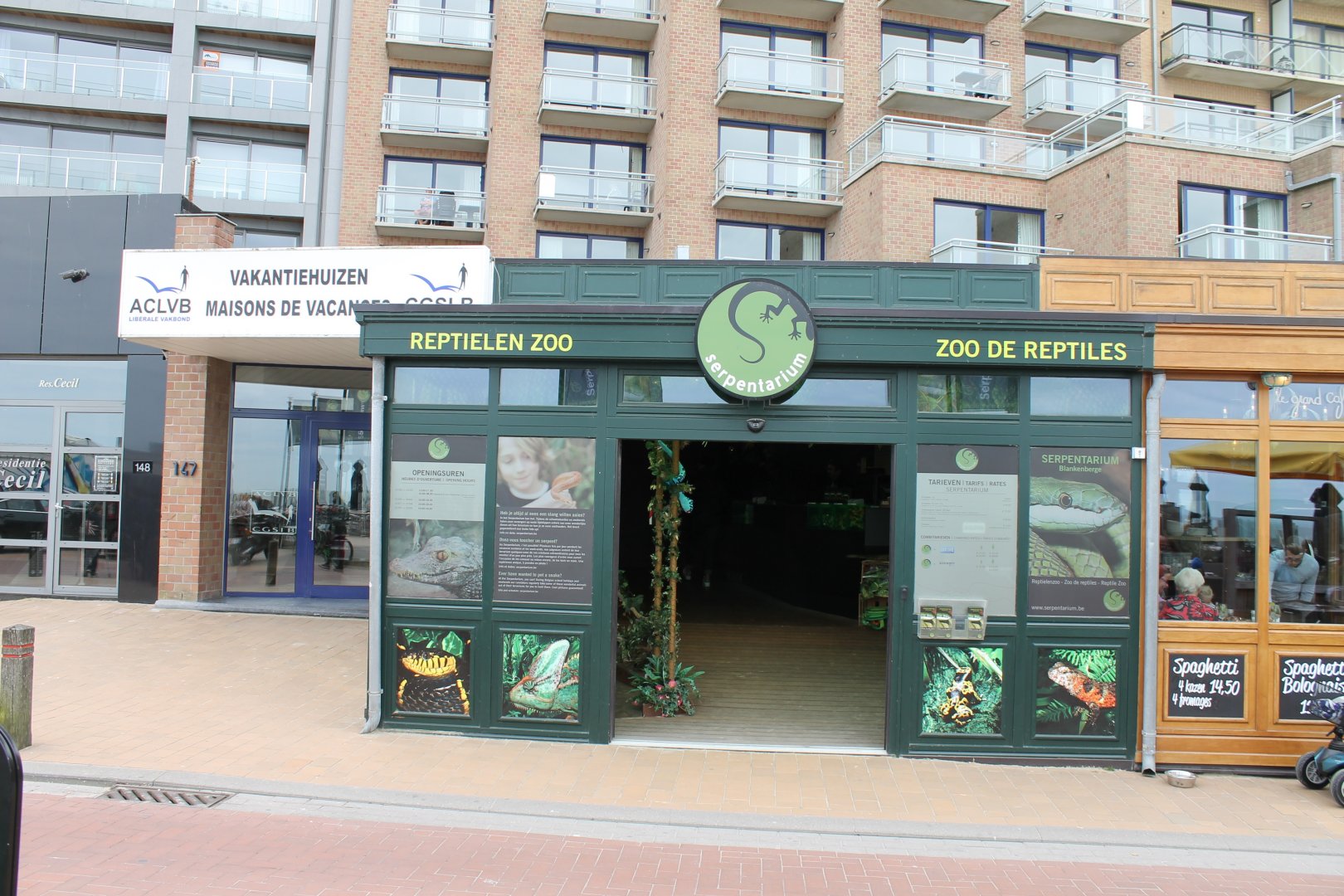 Entrance Serpentarium