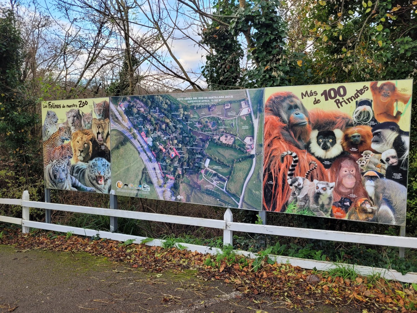 Entrance signs -Zoo de Santillana del Mar (2023)