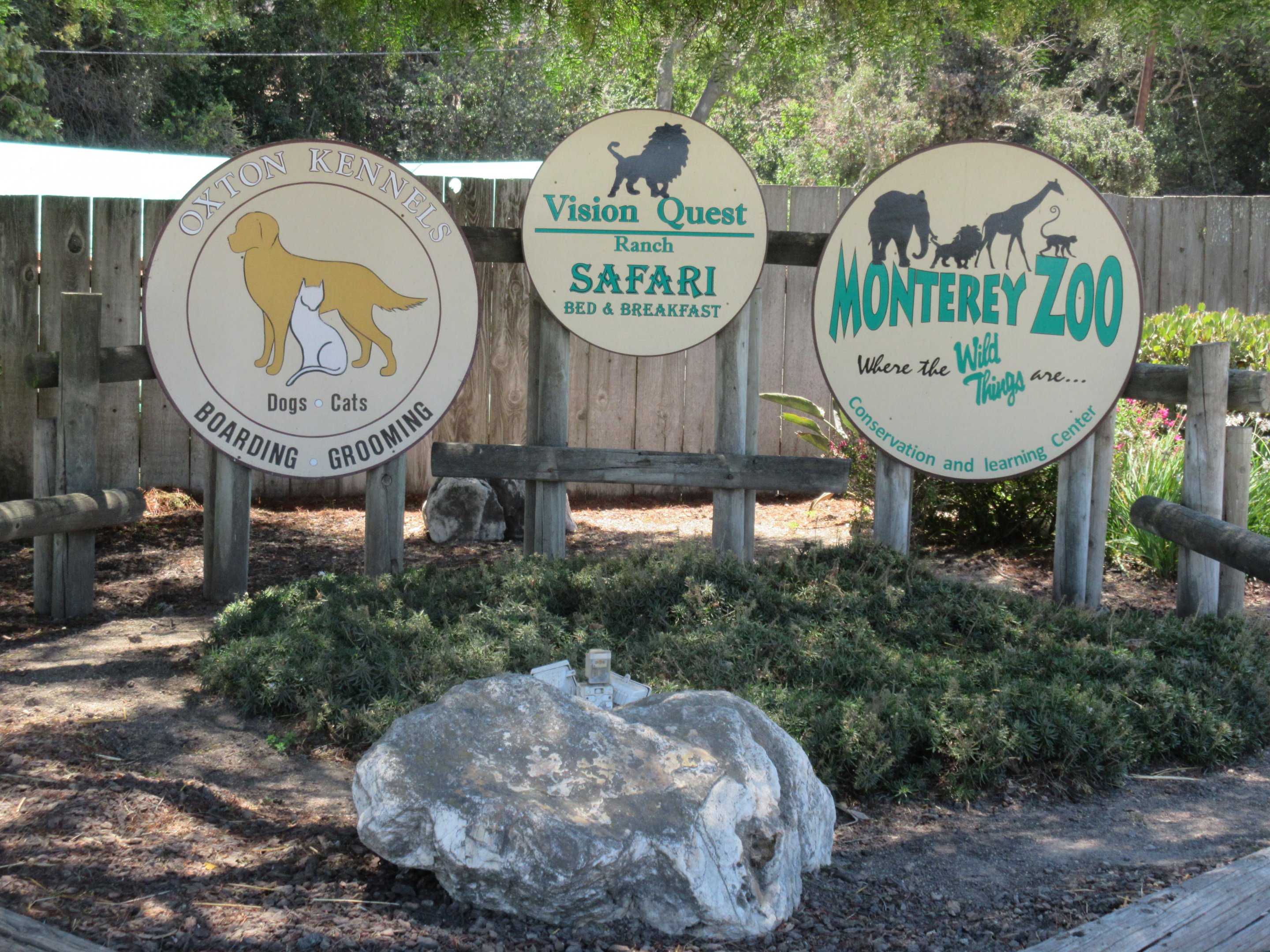 Entrance Signs