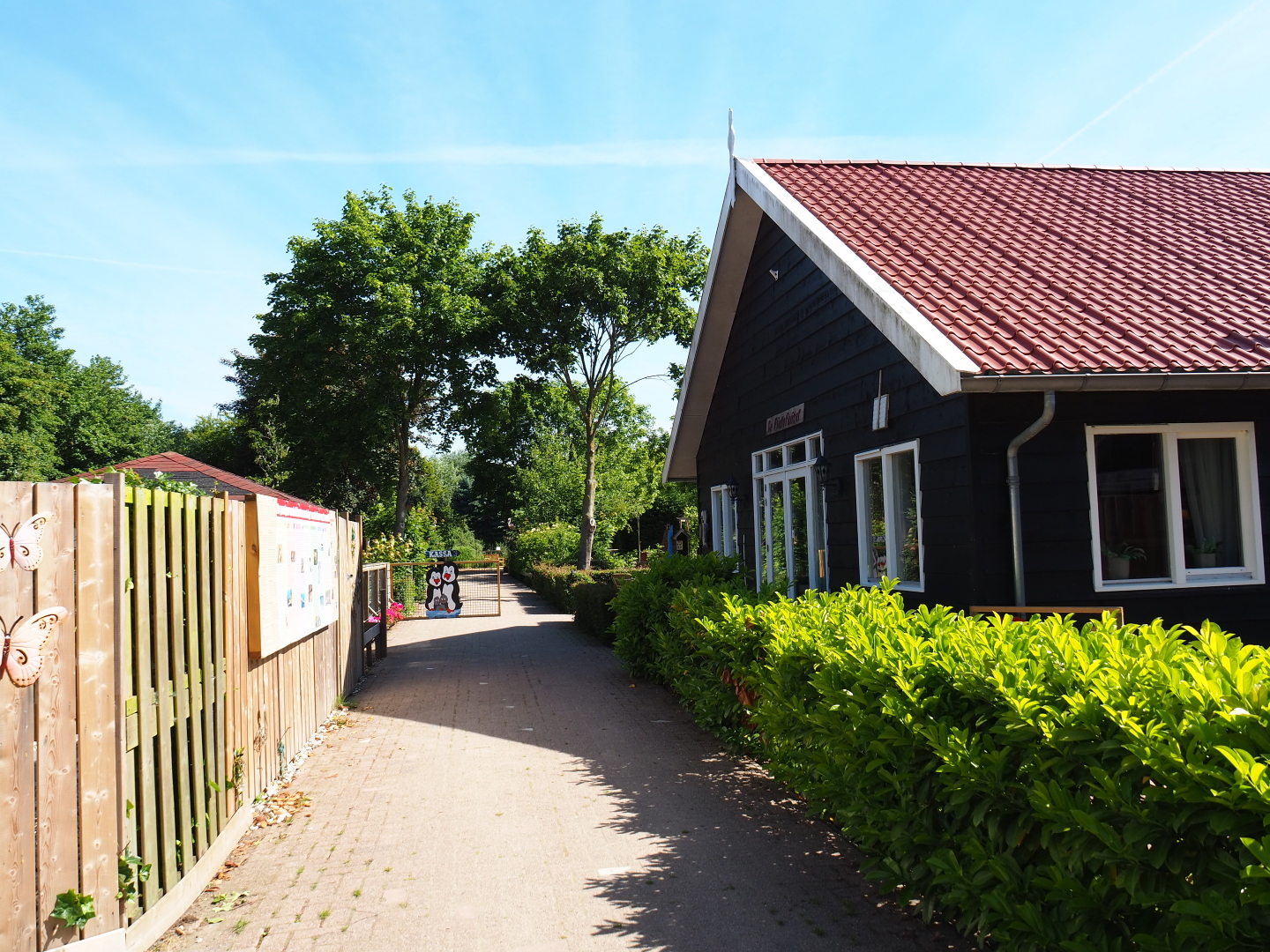 Entrance - Ticket office and restaurant building, 2019-06-01