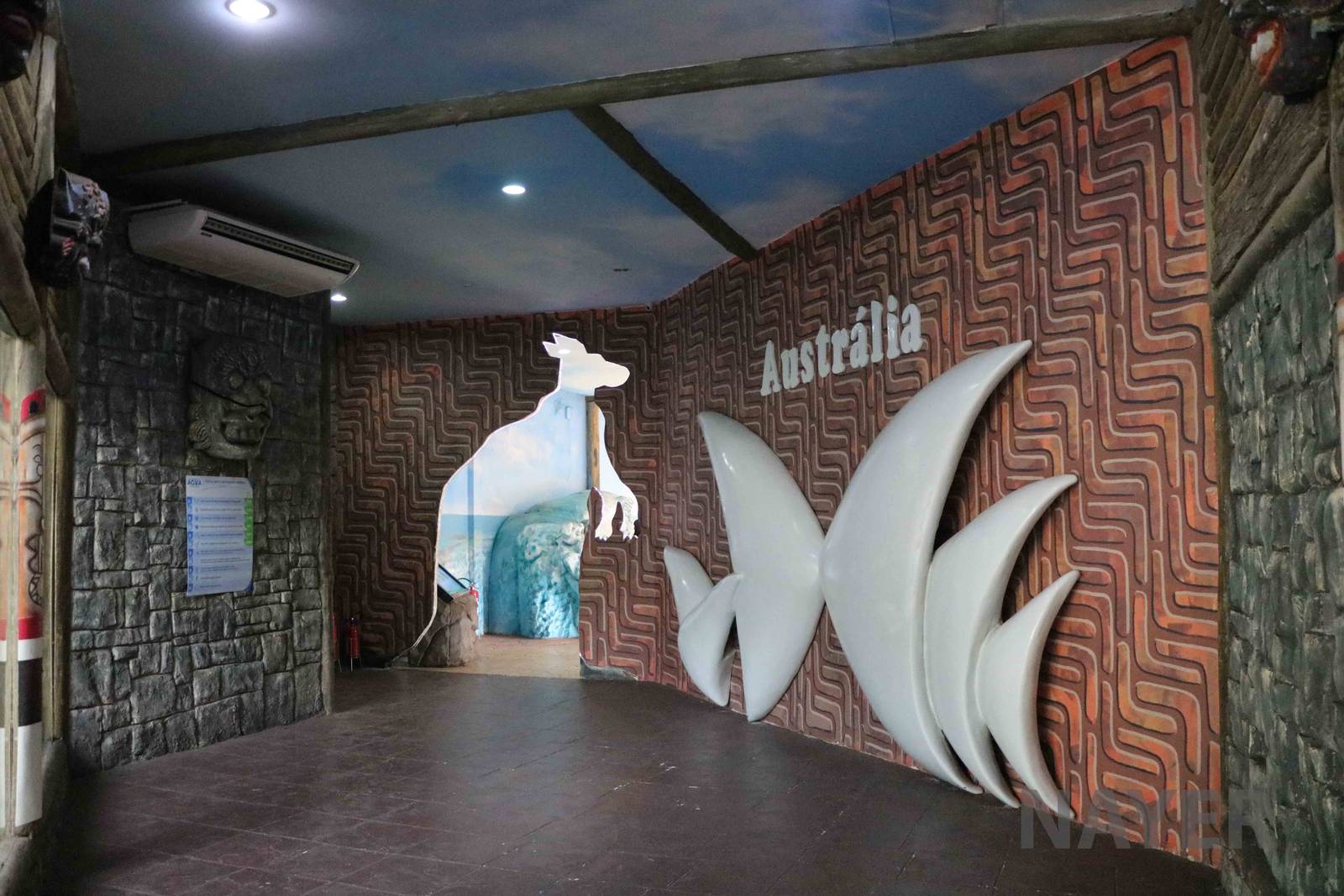 Entrance to Australia, April 2016