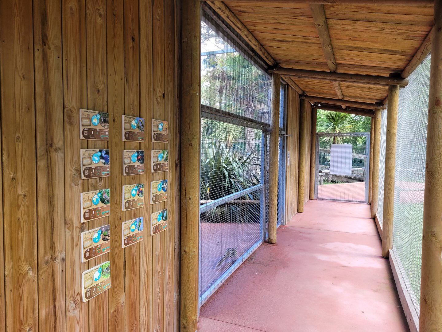 Entrance to Australian aviary -Zoo du bassin d'Arcachon (2024)