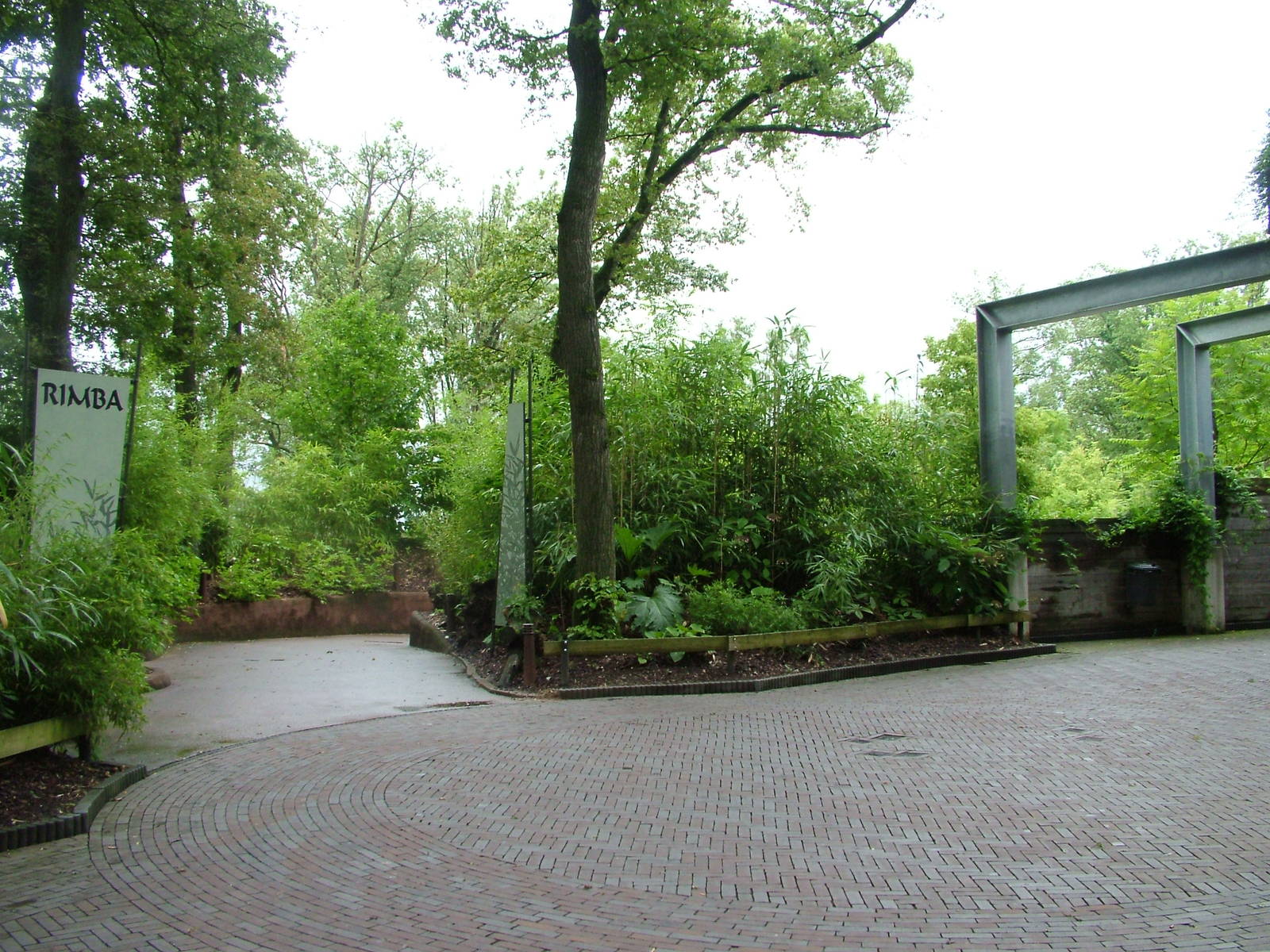Entrance to Burgers Rimba at Burgers Zoo Arnhem, 29/08/10